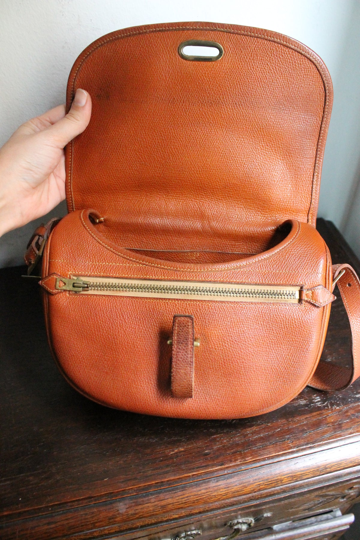 Hermès sac modèle Balle de Golf en cuir cognac