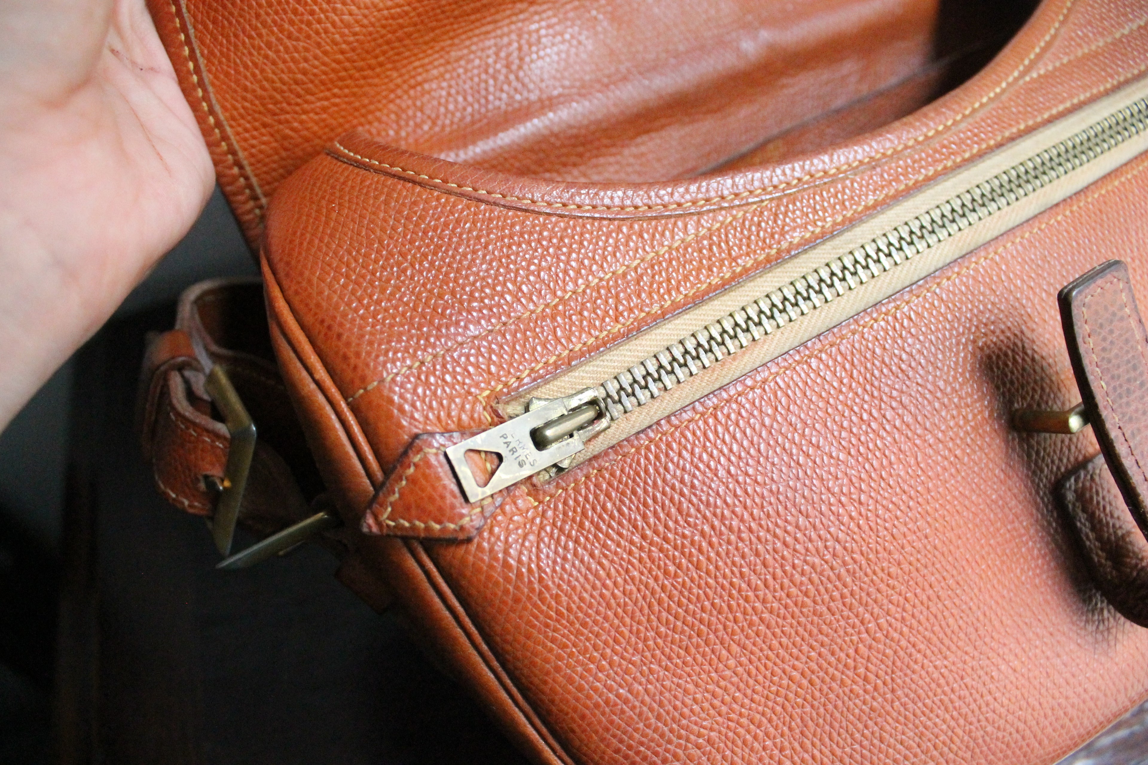 Hermès sac modèle Balle de Golf en cuir cognac