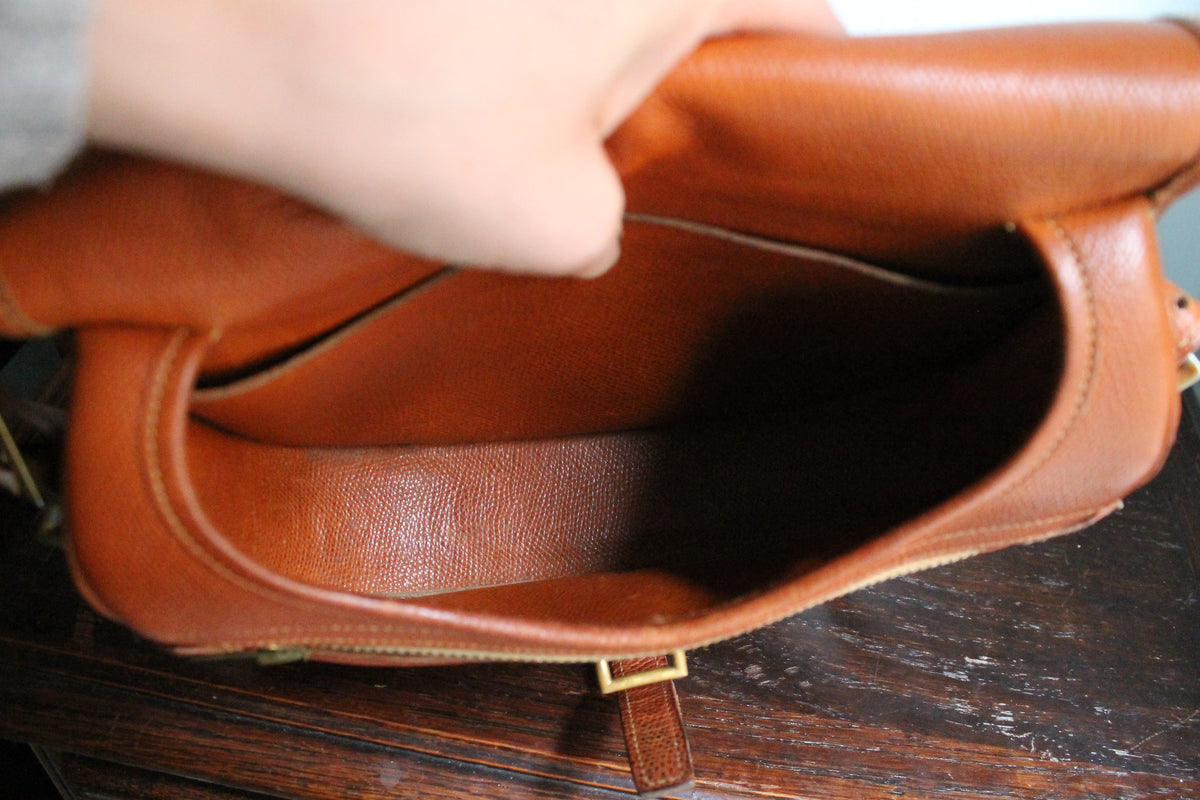 Hermès sac modèle Balle de Golf en cuir cognac