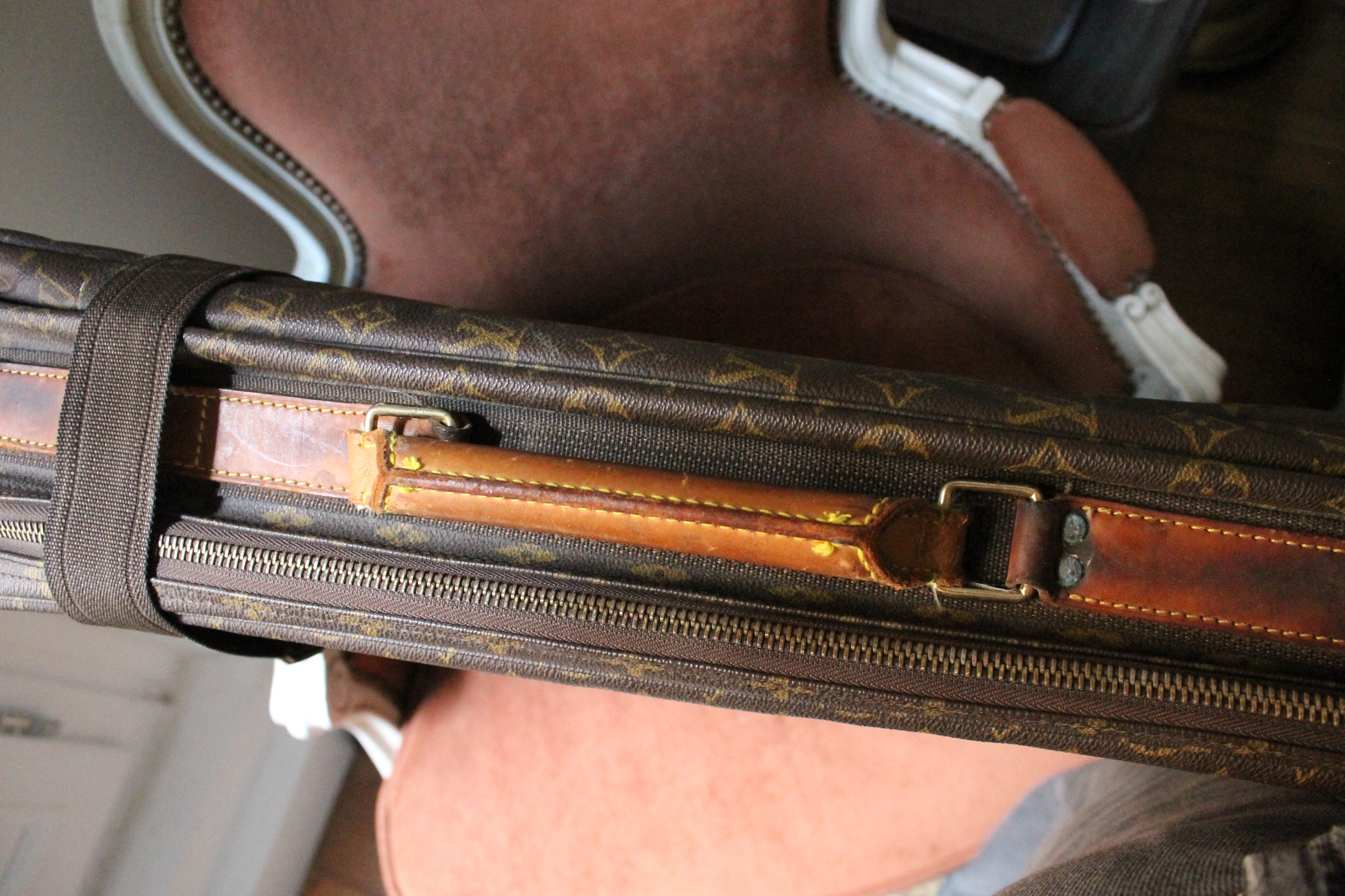 Louis Vuitton valise modèle Satellite en toile et cuir