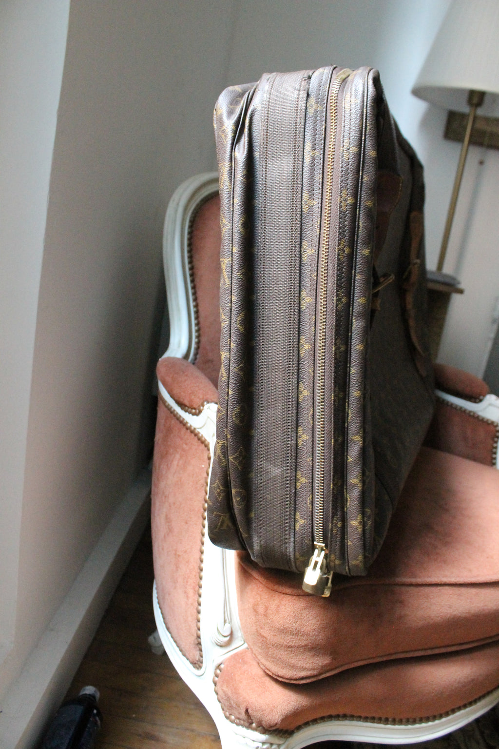 Louis Vuitton valise modèle Satellite en toile et cuir