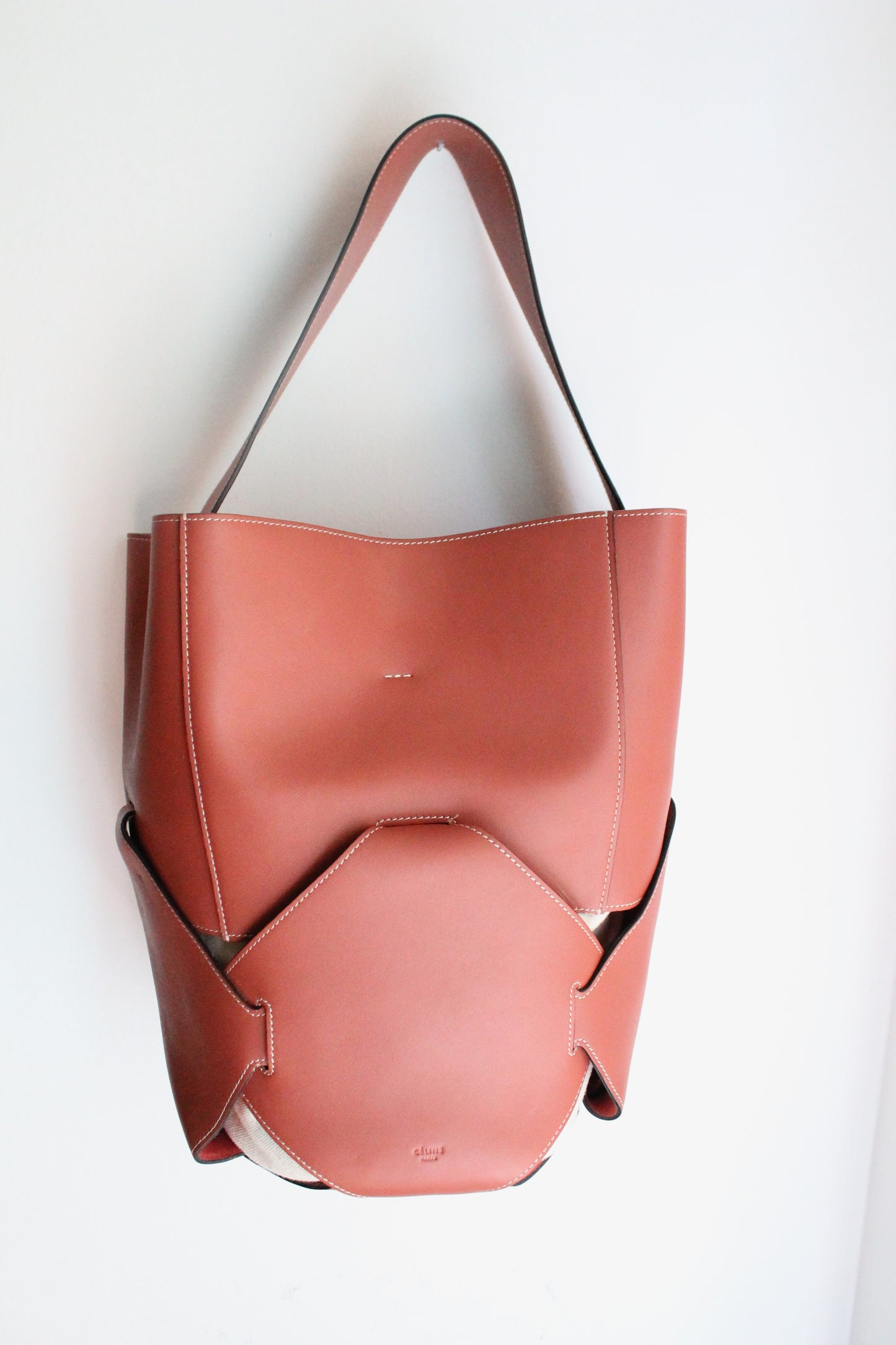 Sac seau Céline rose foncé en cuir et toile