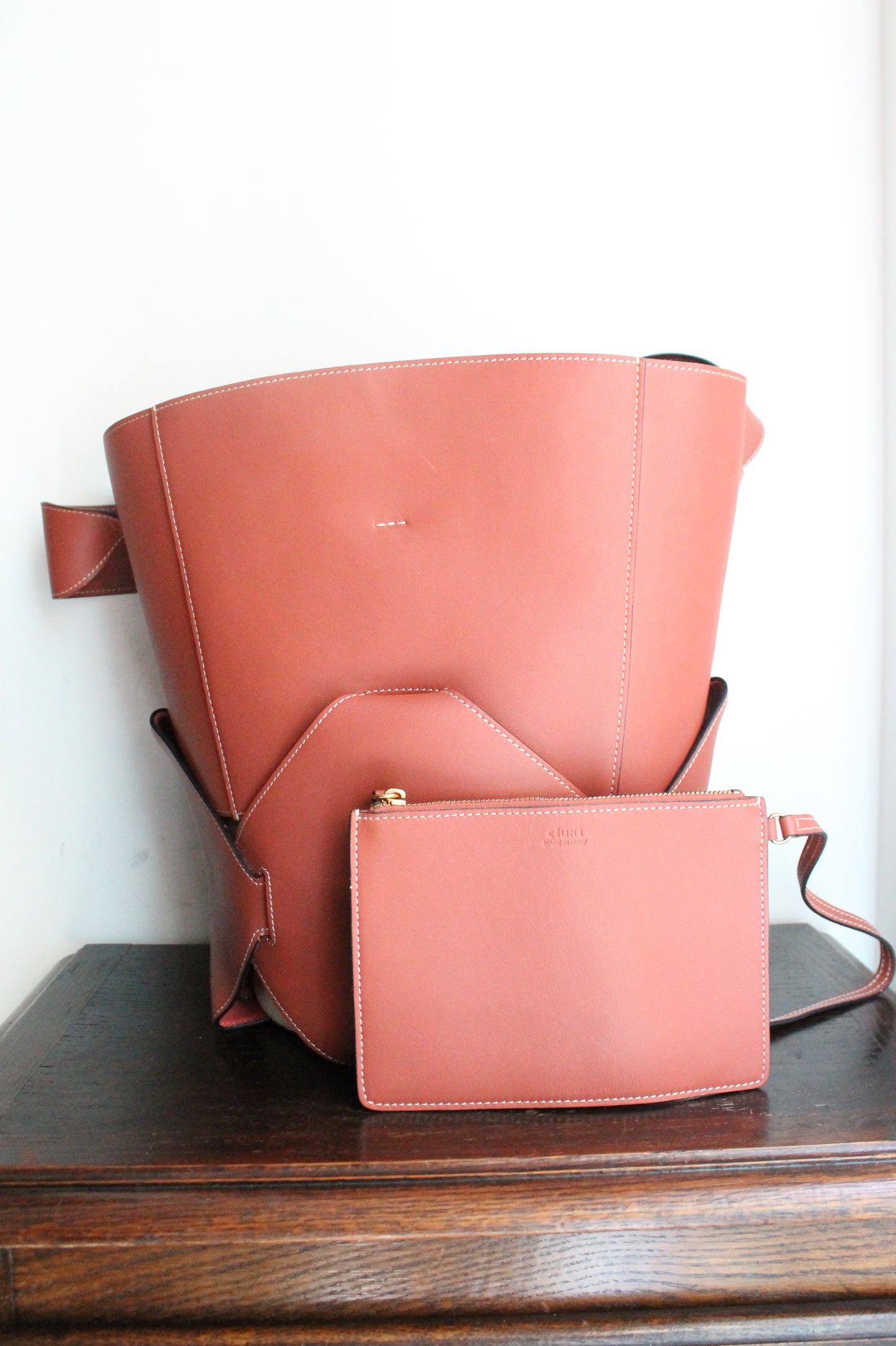Sac seau Céline rose foncé en cuir et toile