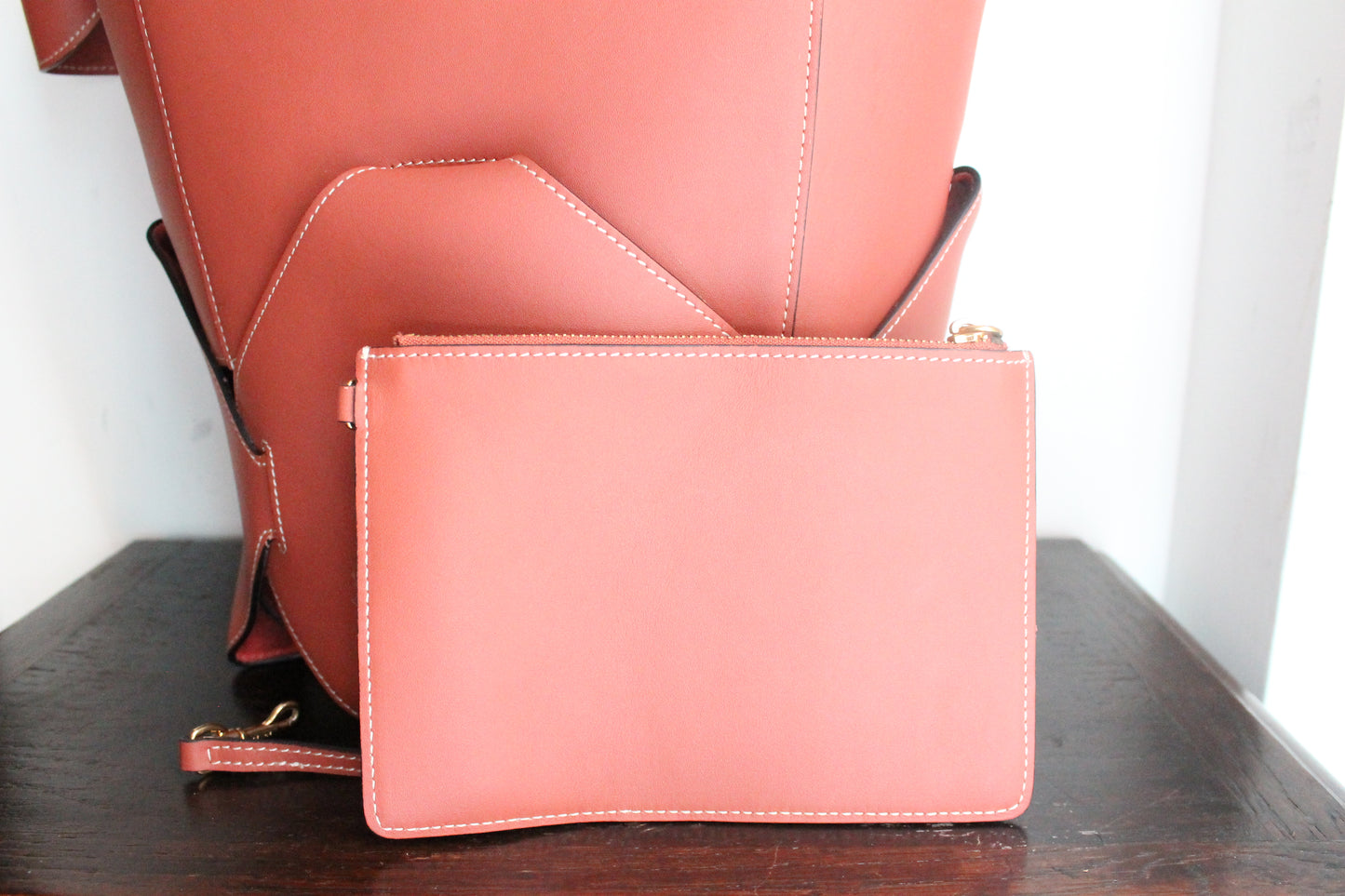 Sac seau Céline rose foncé en cuir et toile