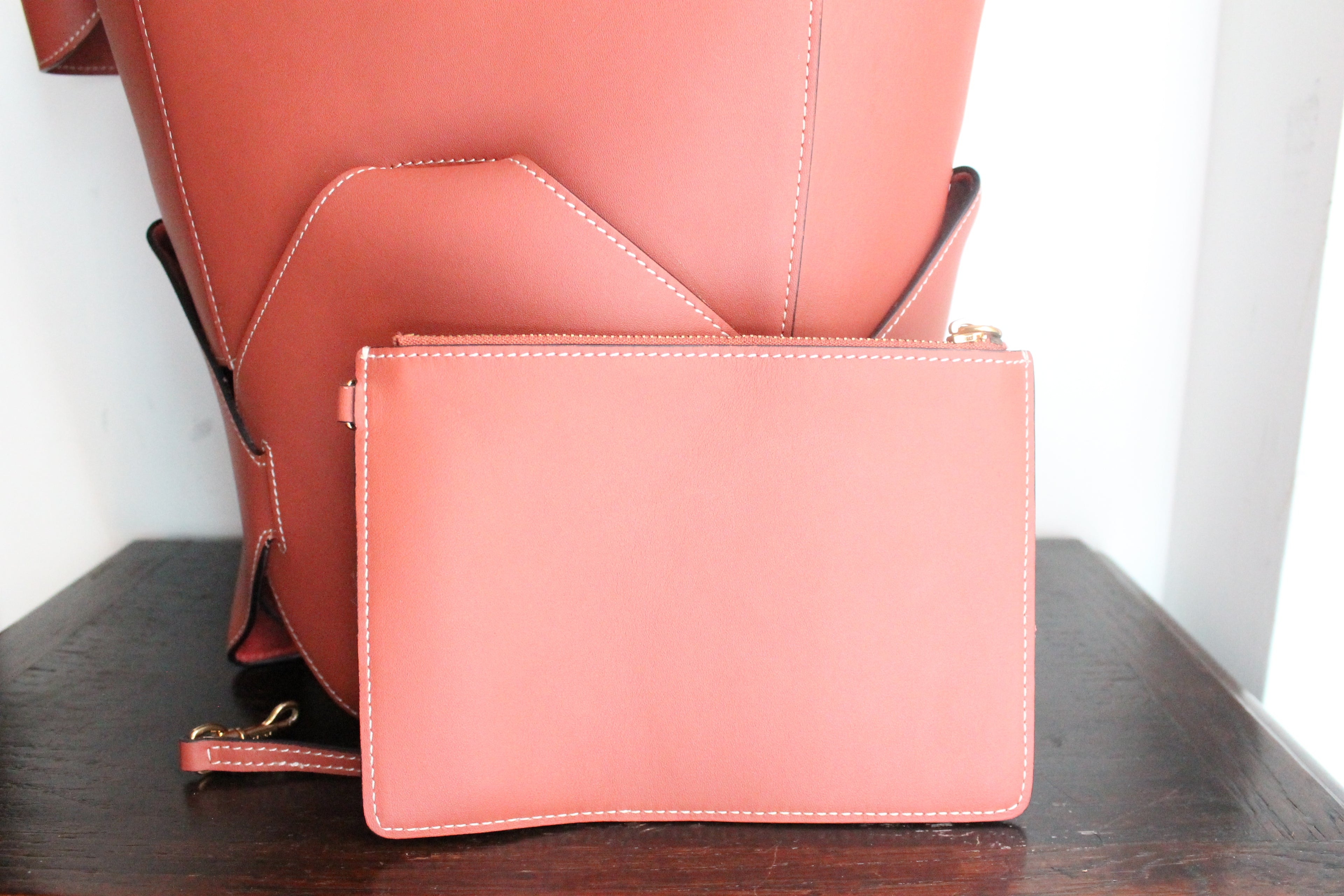 Sac seau Céline rose foncé en cuir et toile