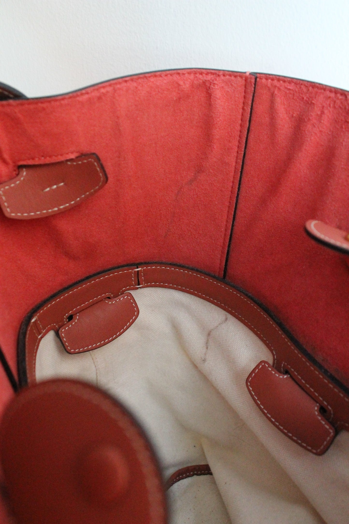 Sac seau Céline rose foncé en cuir et toile