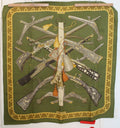 Hermès carré en soie modèle "Diane" coloris vert jaune et argenté