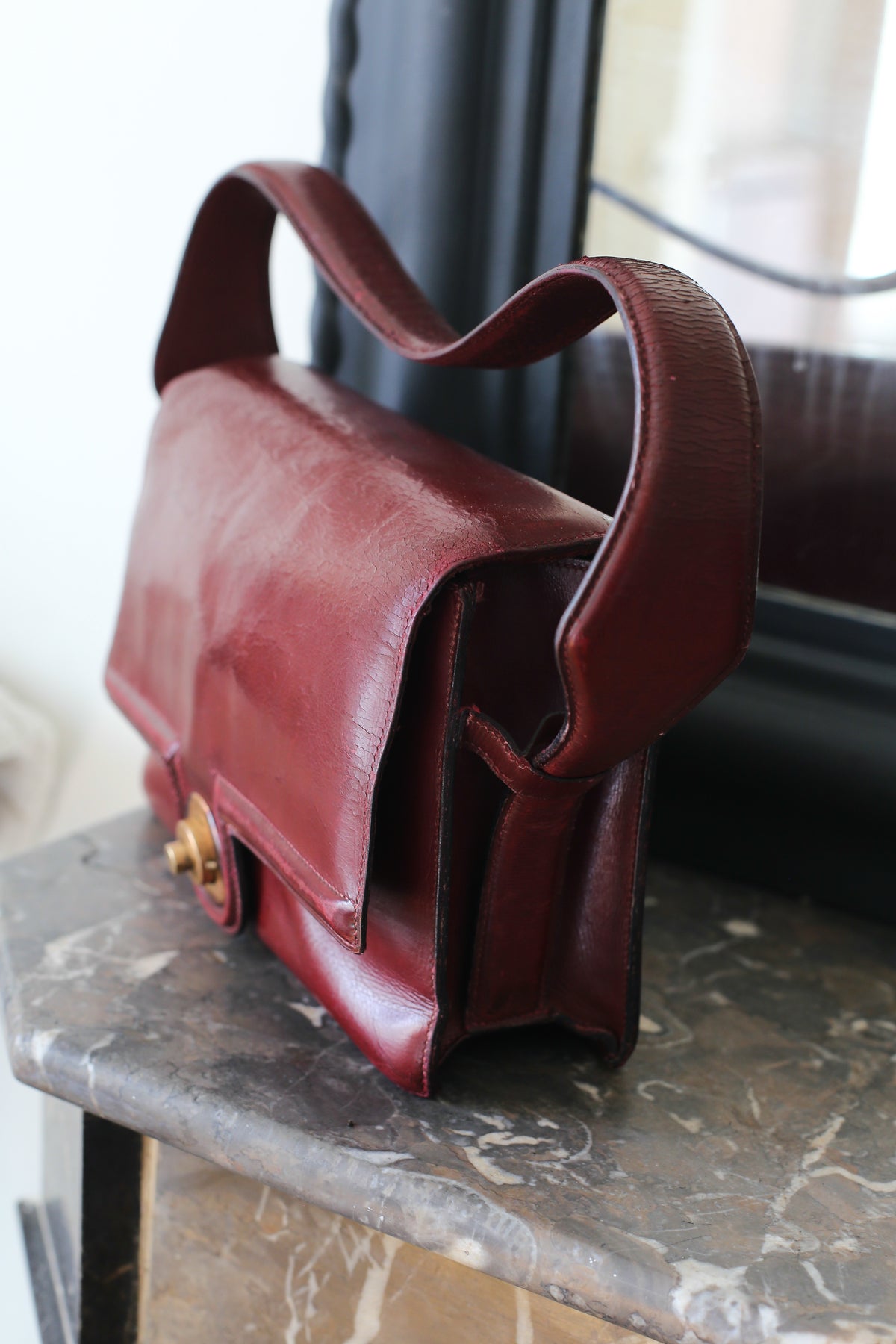 Hermès sac à main vintage modèle princesse en cuir bordeaux
