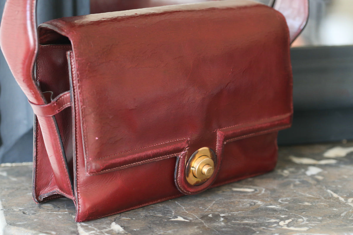 Hermès sac à main vintage modèle princesse en cuir bordeaux