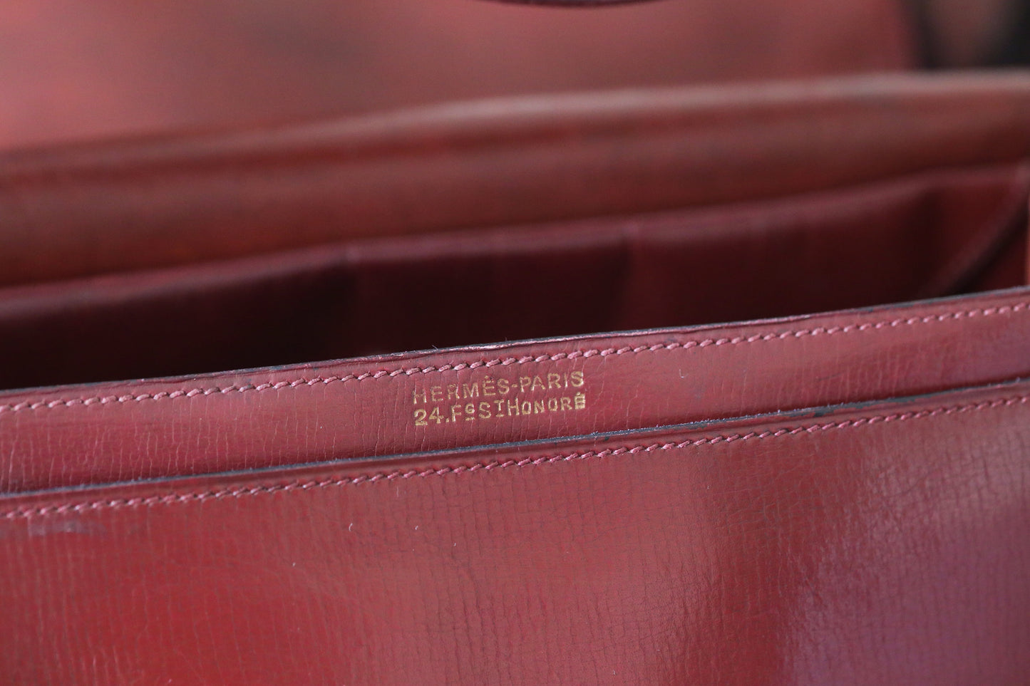 Hermès sac à main vintage modèle princesse en cuir bordeaux
