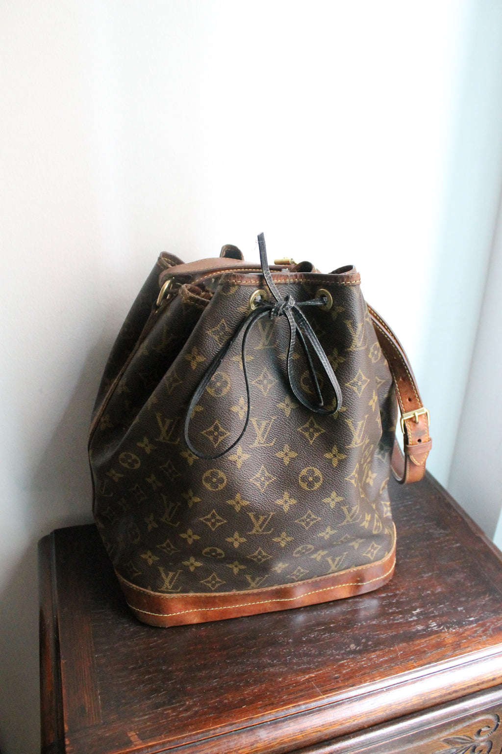 Louis Vuitton sac à main modèle Noé en toile monogram et cuir