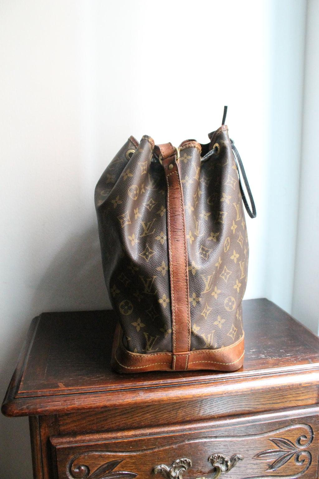 Louis Vuitton sac à main modèle Noé en toile monogram et cuir