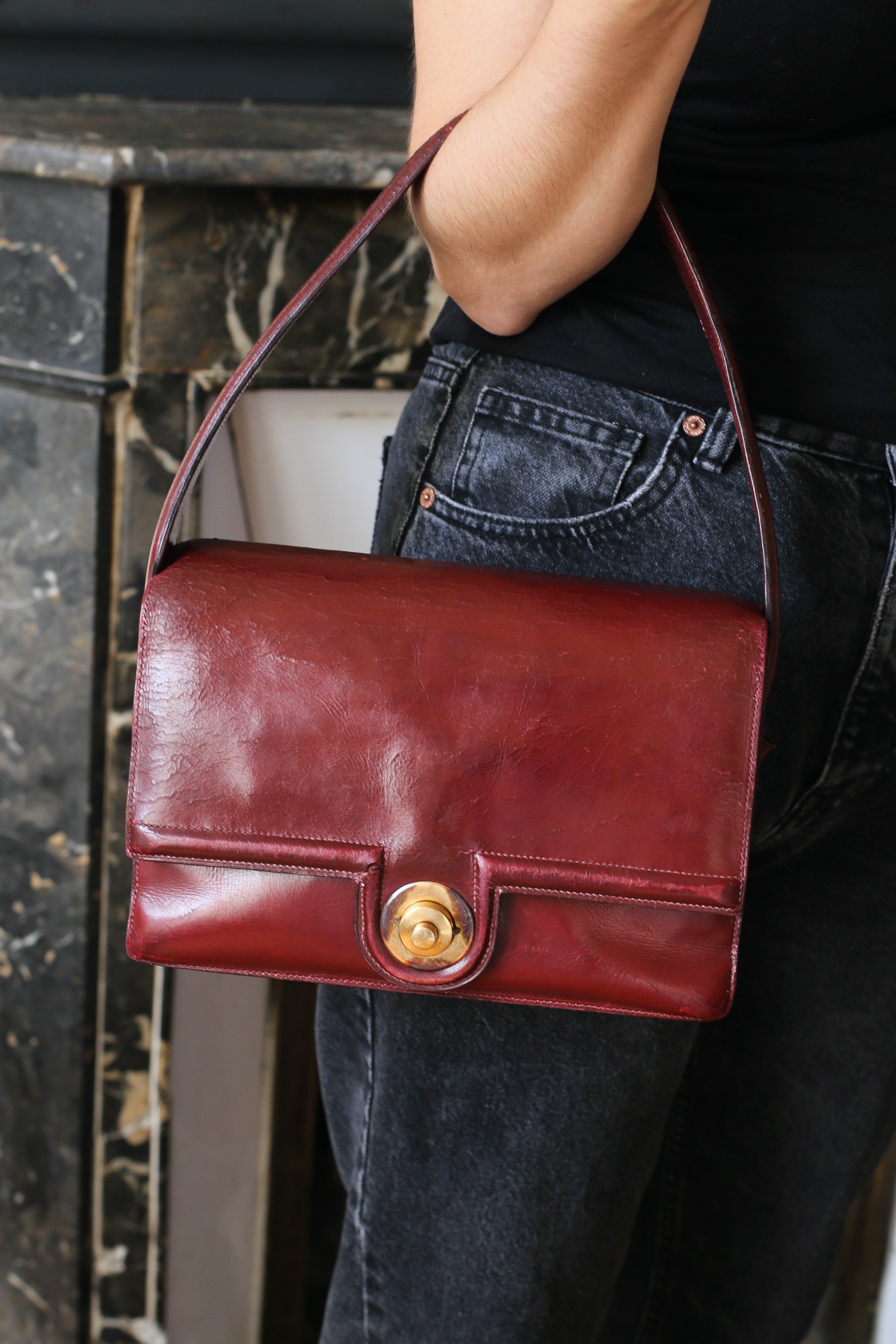 Hermès sac à main vintage modèle princesse en cuir bordeaux