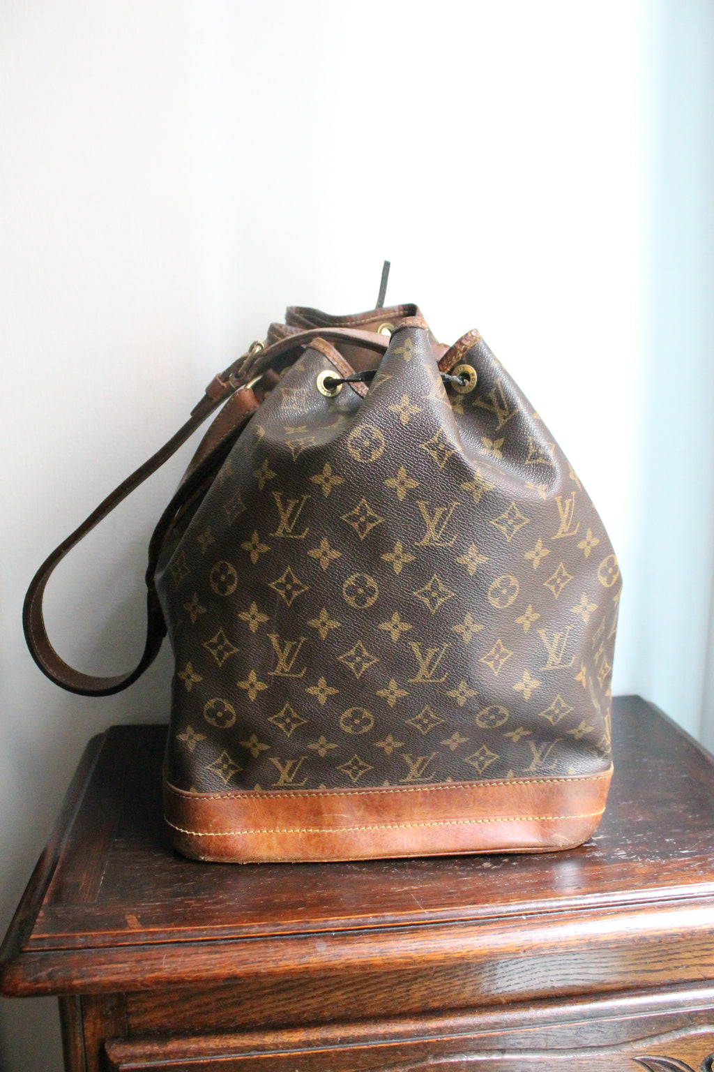 Louis Vuitton sac à main modèle Noé en toile monogram et cuir