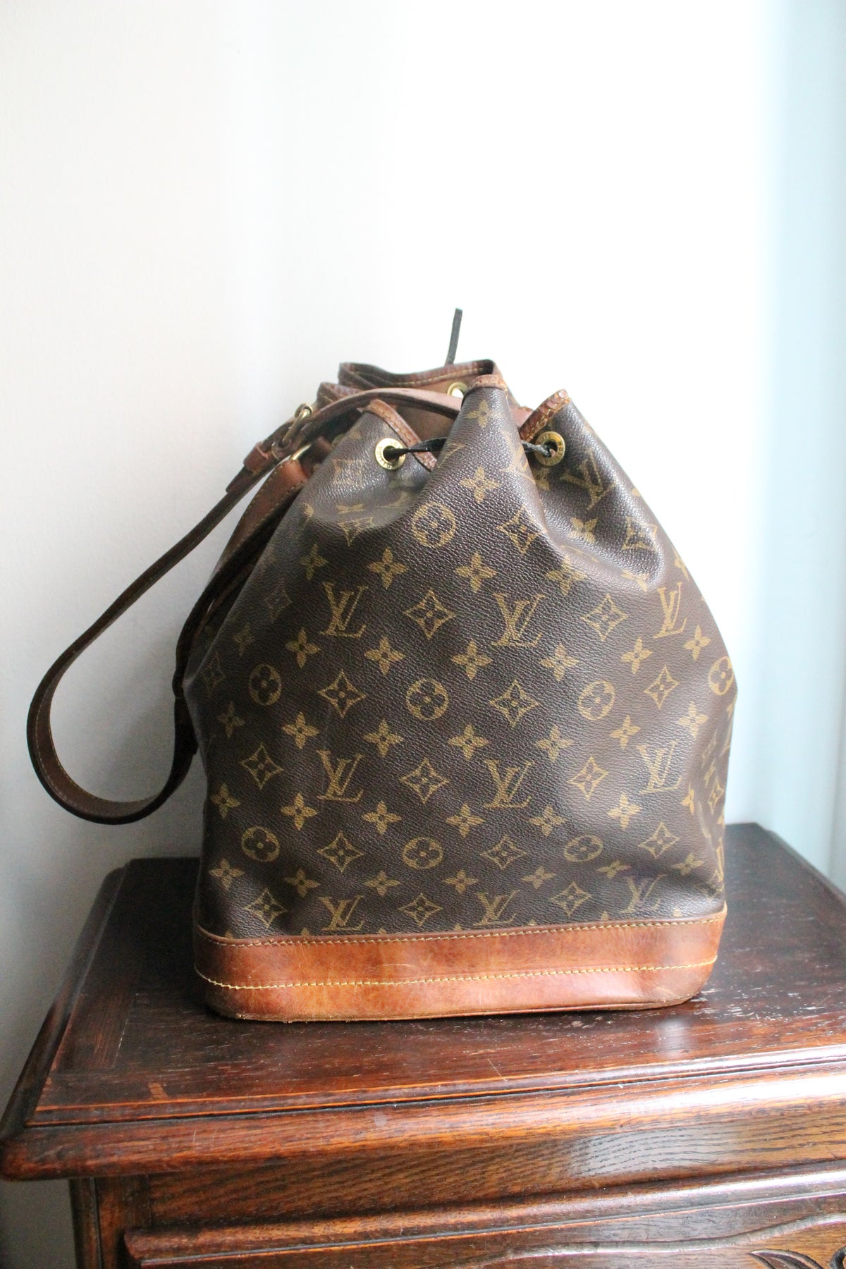 Louis Vuitton sac à main modèle Noé en toile monogram et cuir