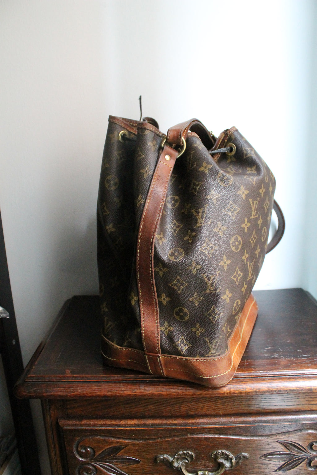Louis Vuitton sac à main modèle Noé en toile monogram et cuir