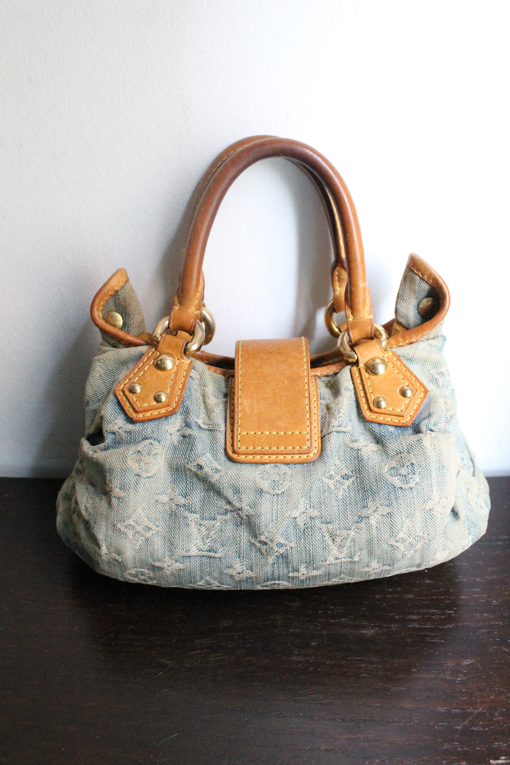 Louis Vuitton sac à main modèle Pleaty en denim bleu et cuir