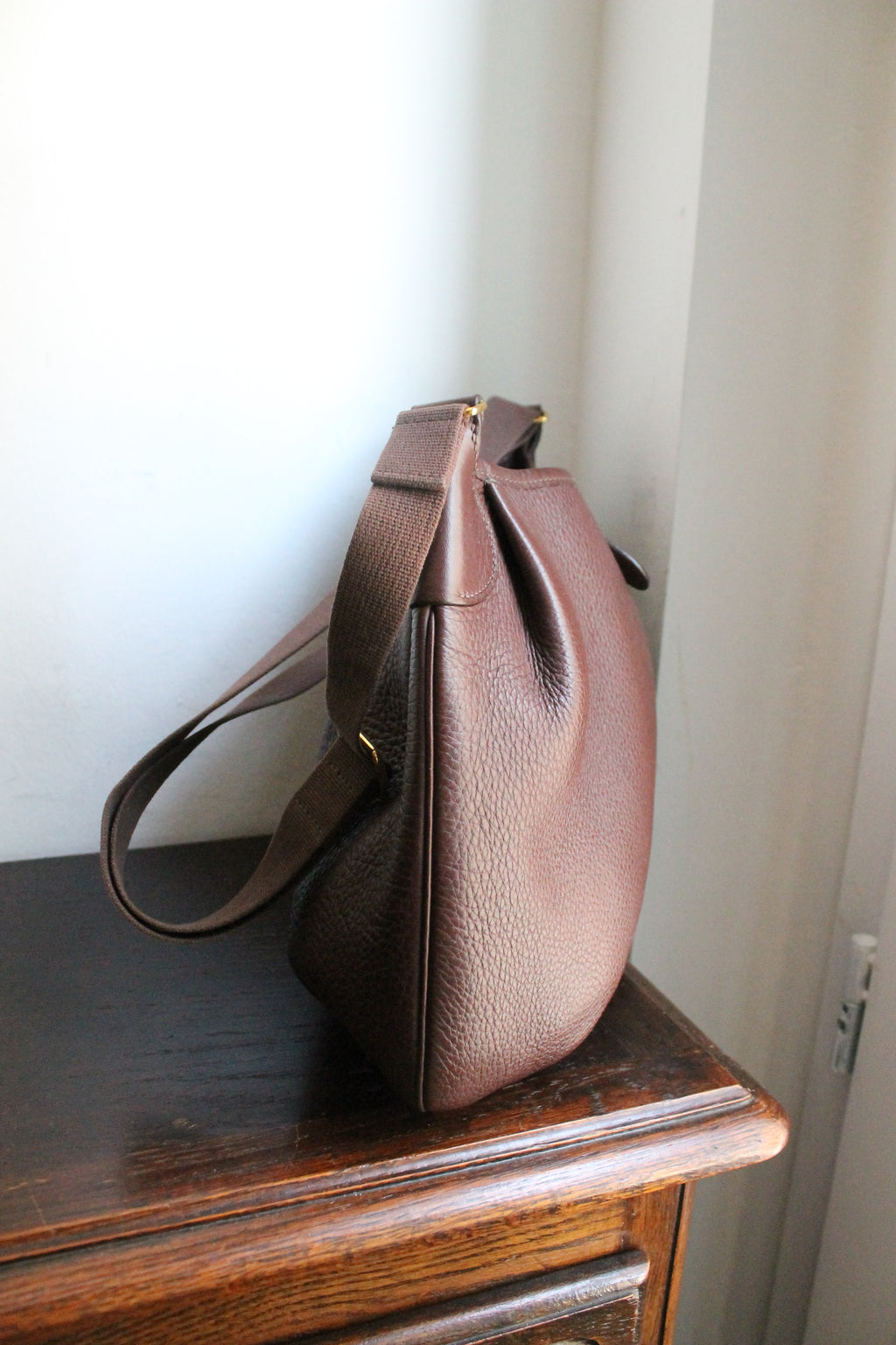 Hermès sac à main modèle Rodéo en cuir grainé marron