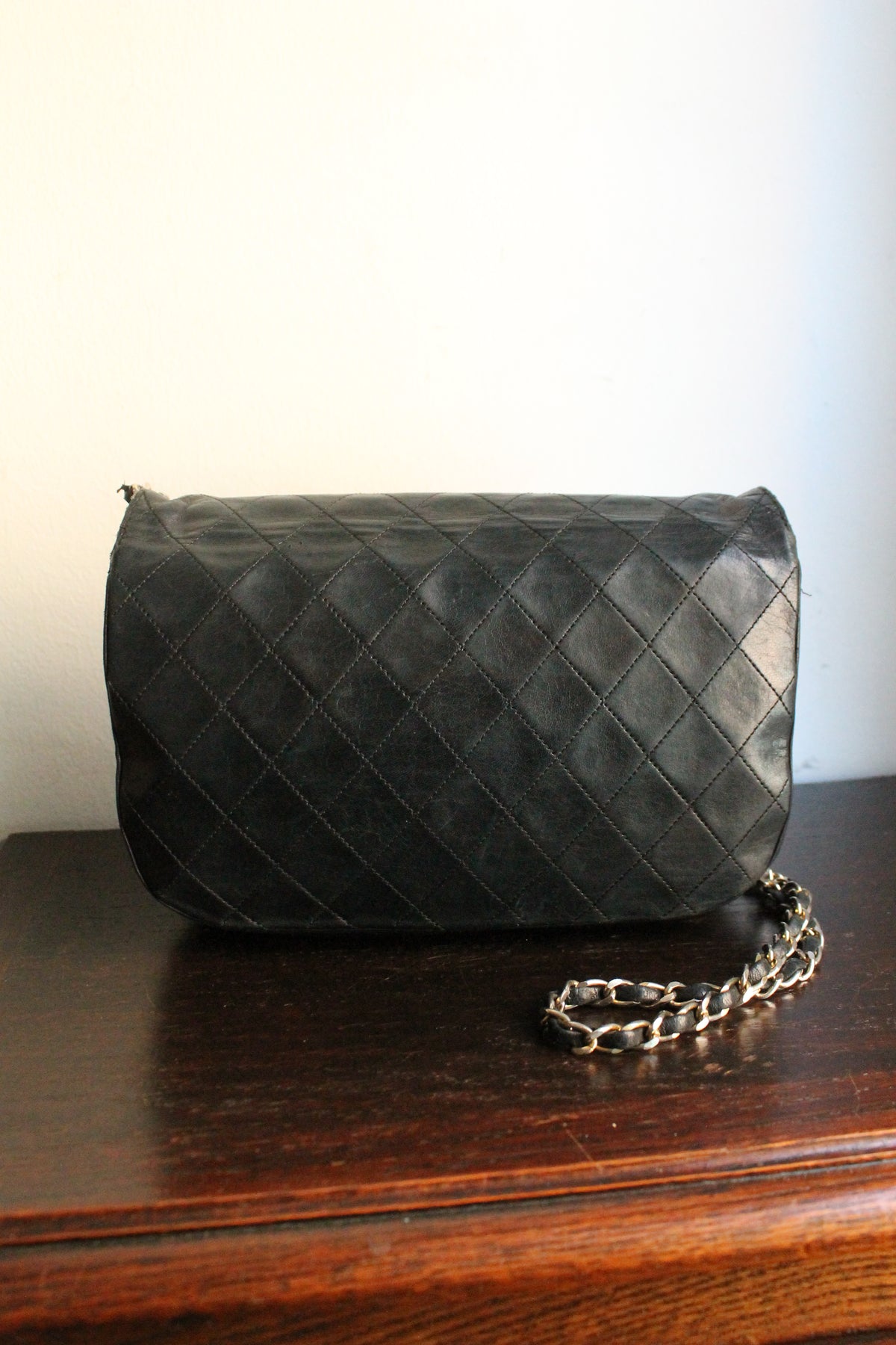 Chanel sac à main Timeless en cuir noir à rabat