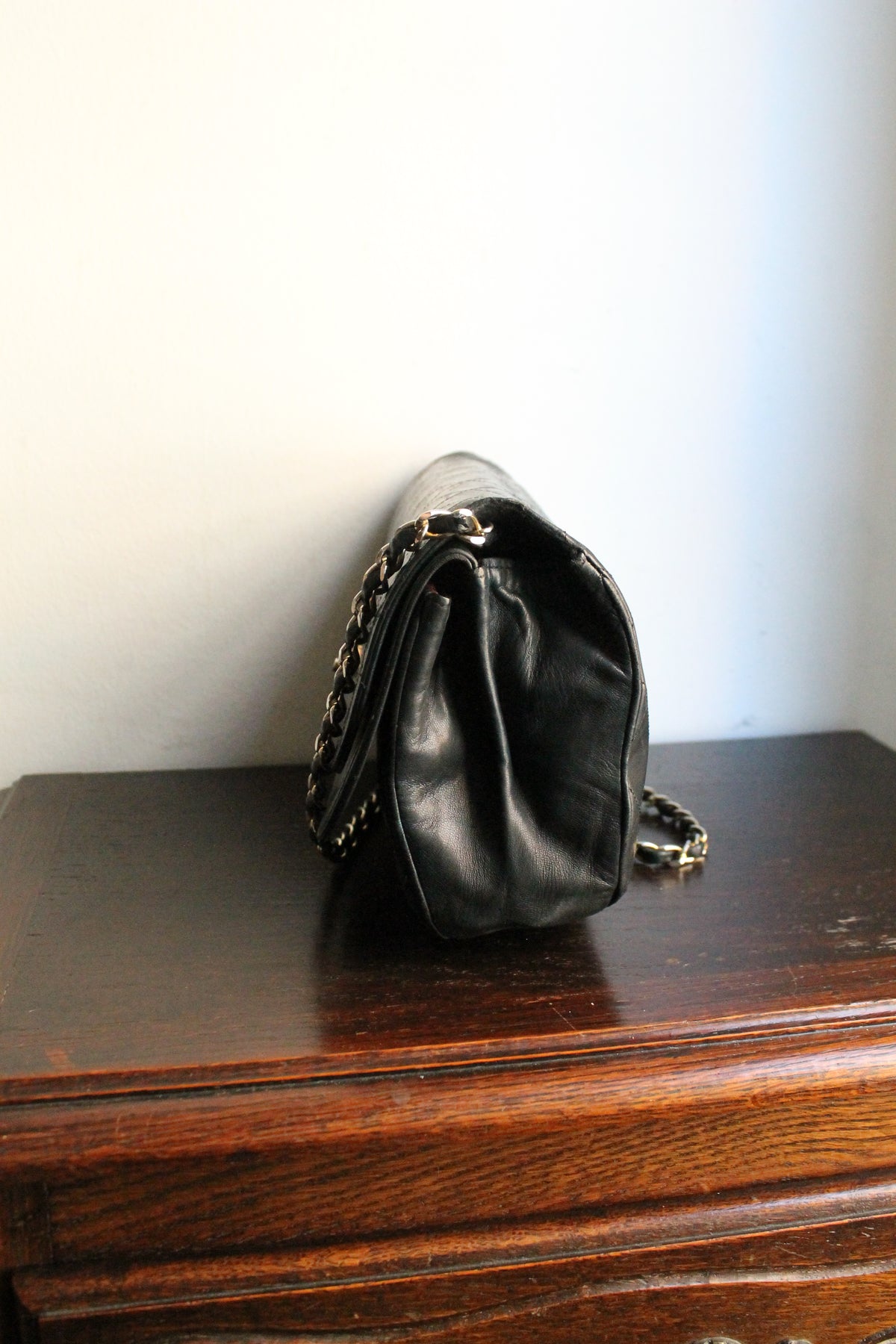 Chanel sac à main Timeless en cuir noir à rabat