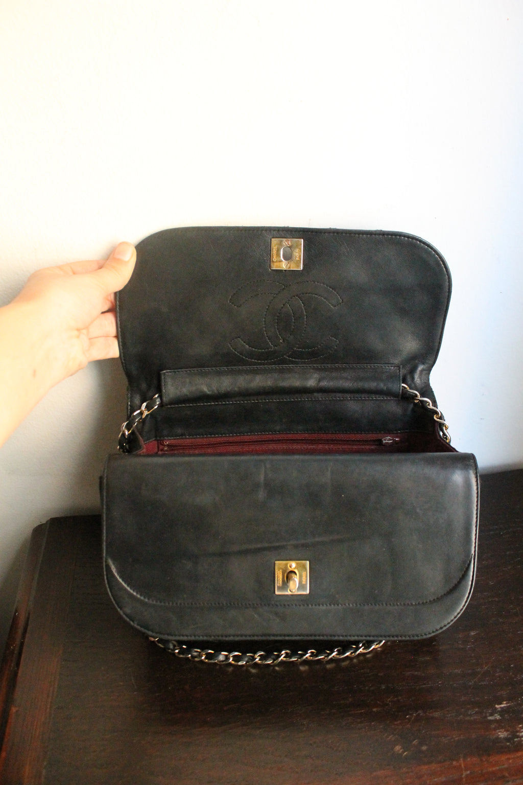 Chanel sac à main Timeless en cuir noir à rabat