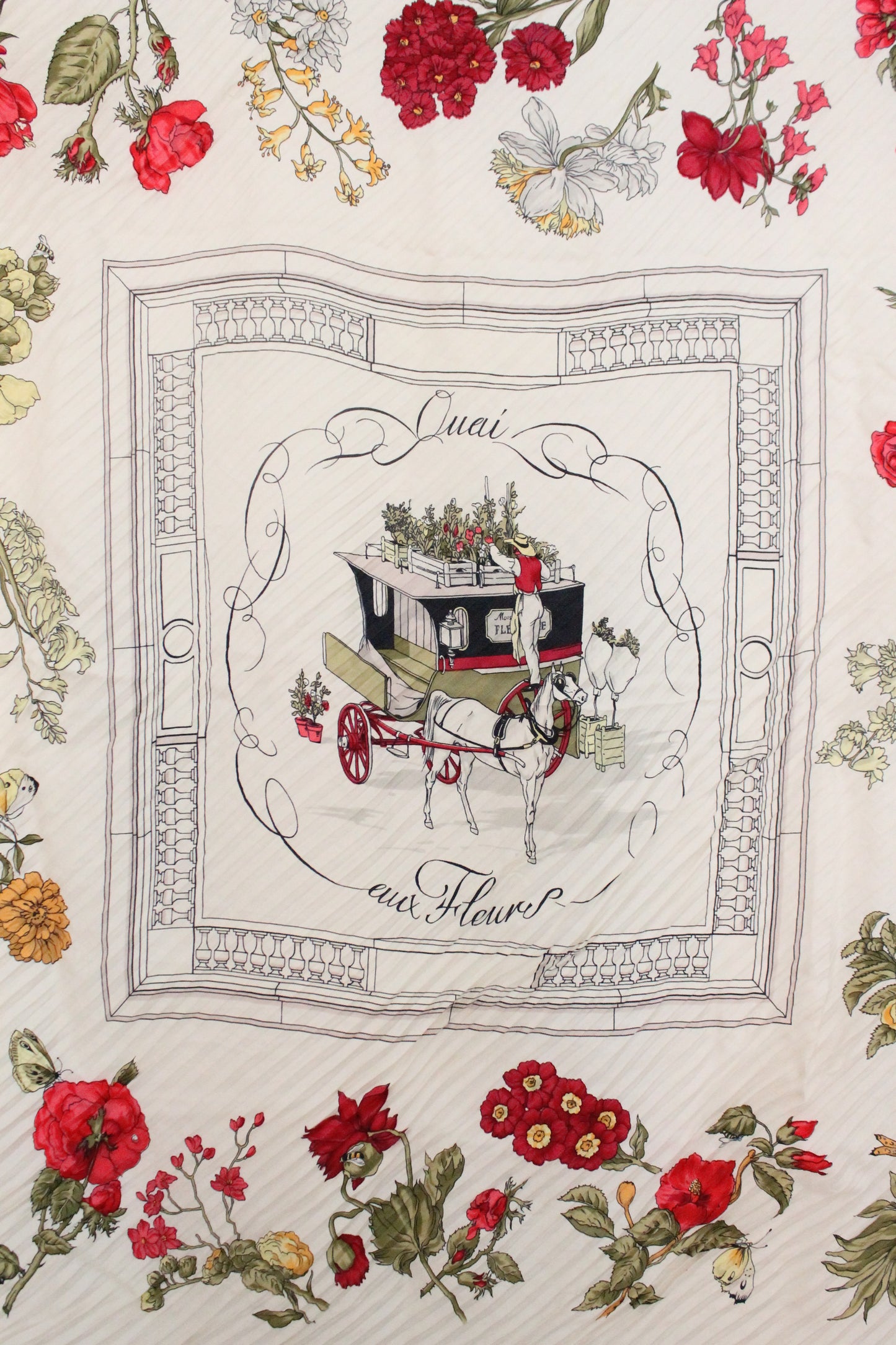 Hermès carré en soie blanc et rouge modèle "Quai aux Fleurs"