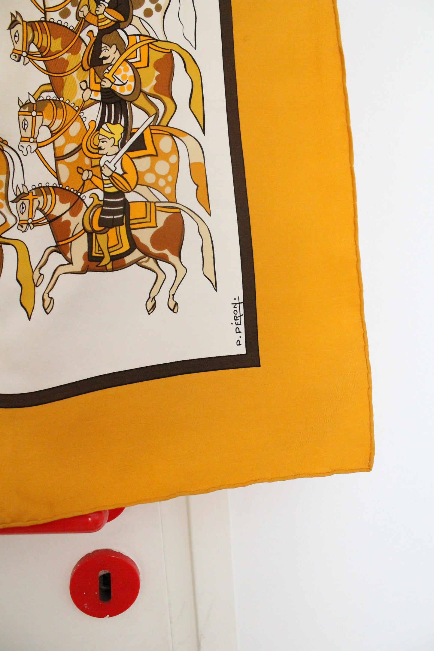 Hermès carré en soie modèle "Artaban" jaune