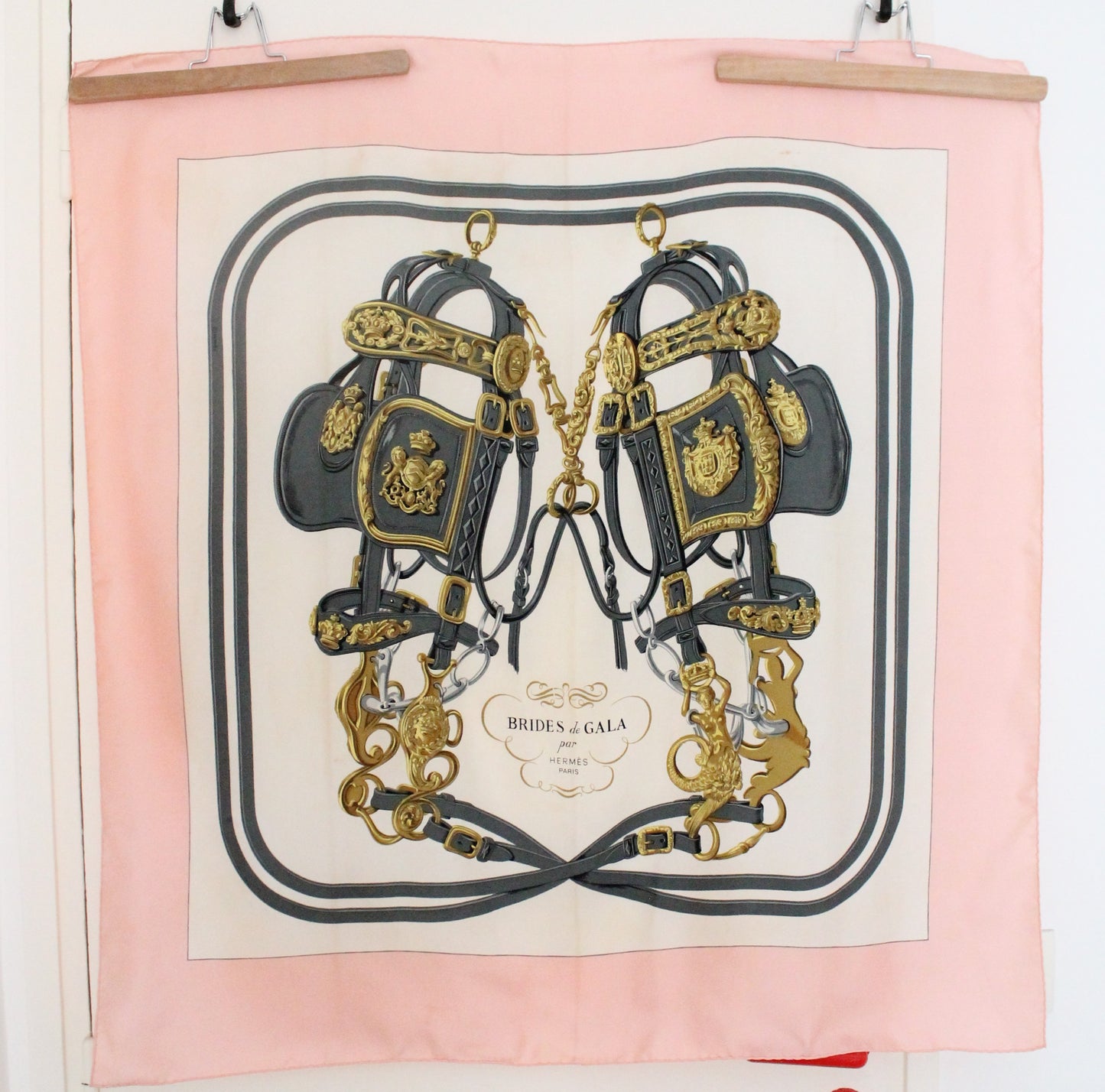 Hermès carré en soie modèle "Bride de Gala" rose