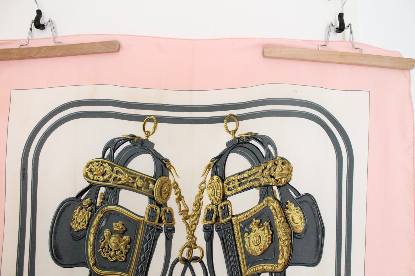 Hermès carré en soie modèle "Bride de Gala" rose