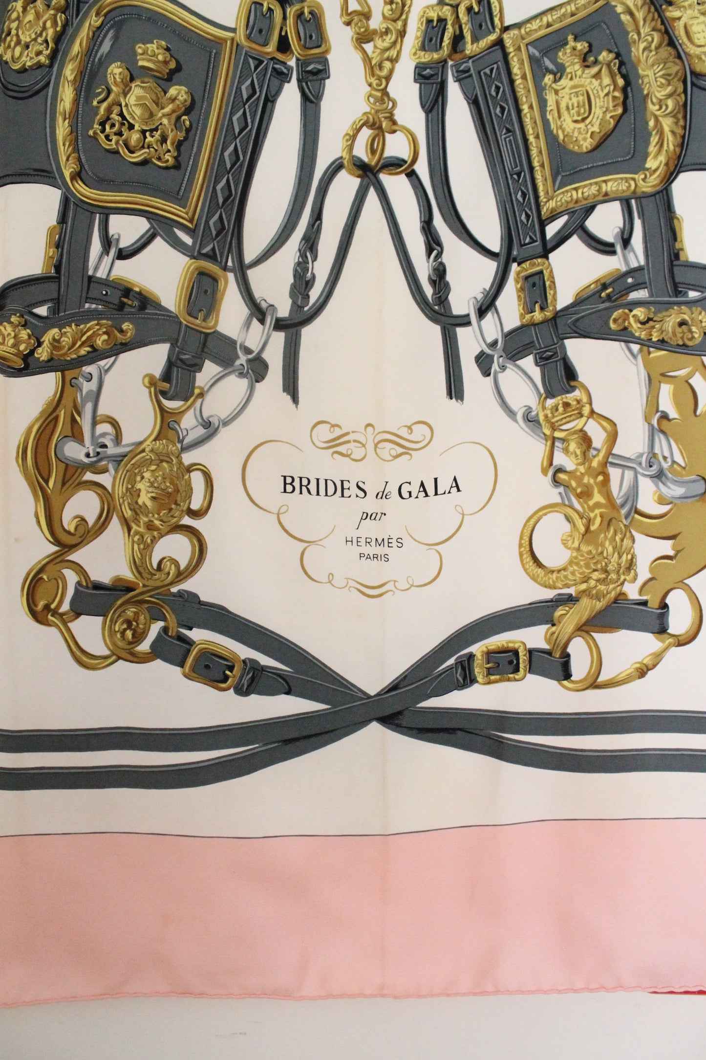 Hermès carré en soie modèle "Bride de Gala" rose