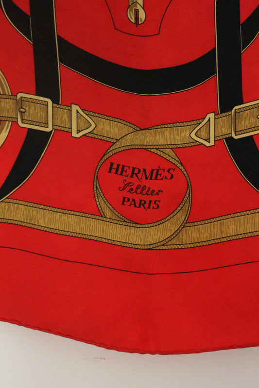 Hermès carré en soie modèle "Éperons d'Or" rouge et doré