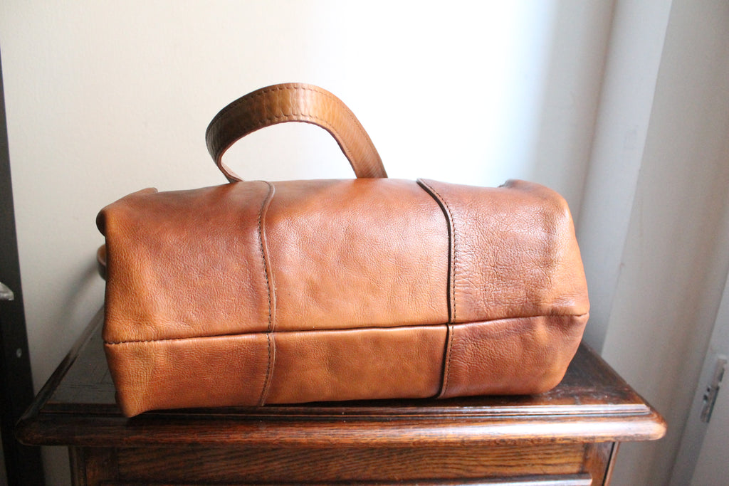 Céline sac à main modèle "Orlov" en cuir camel