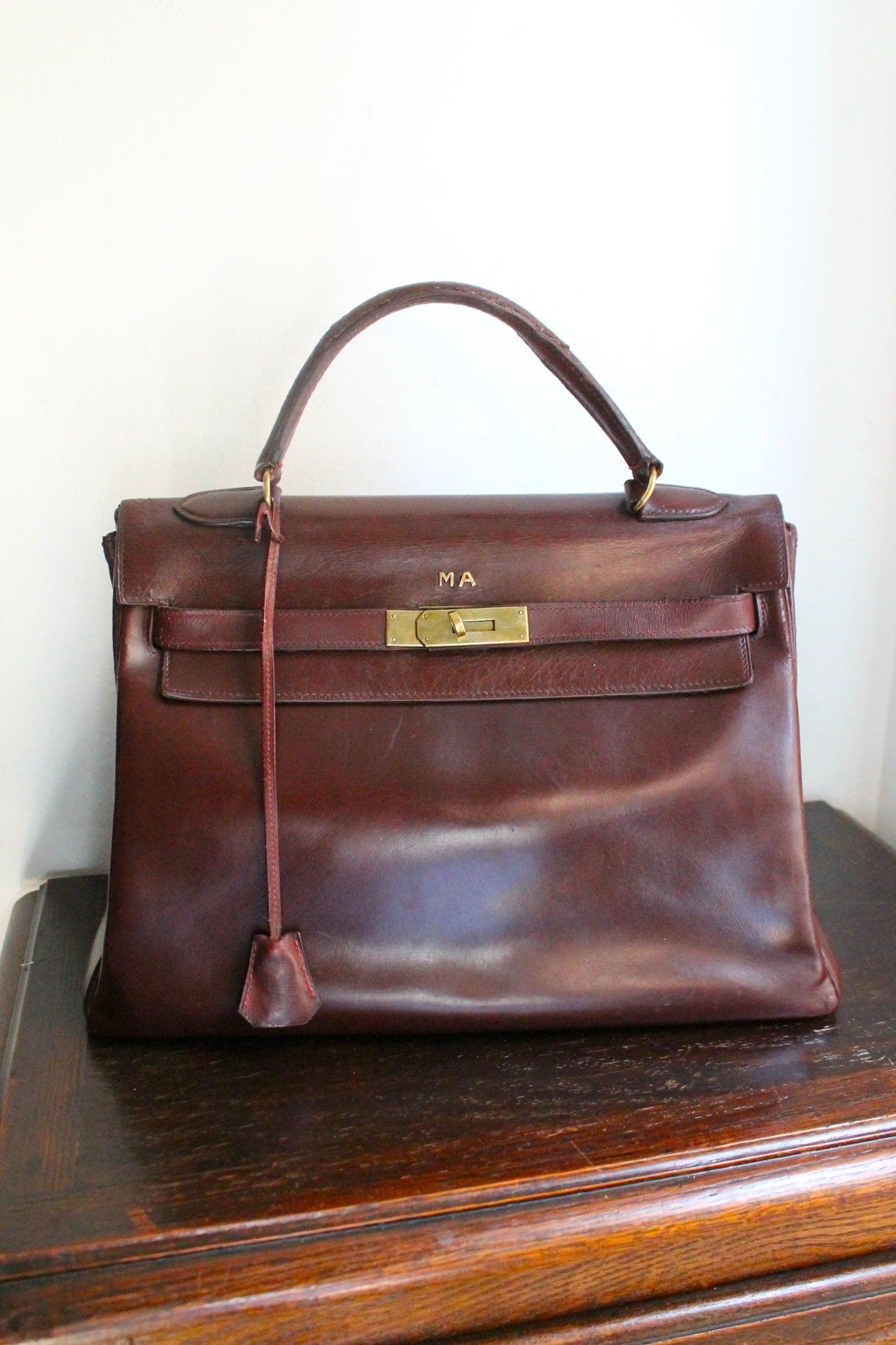 Hermès Paris sac Kelly 32 en cuir box bordeaux vintage