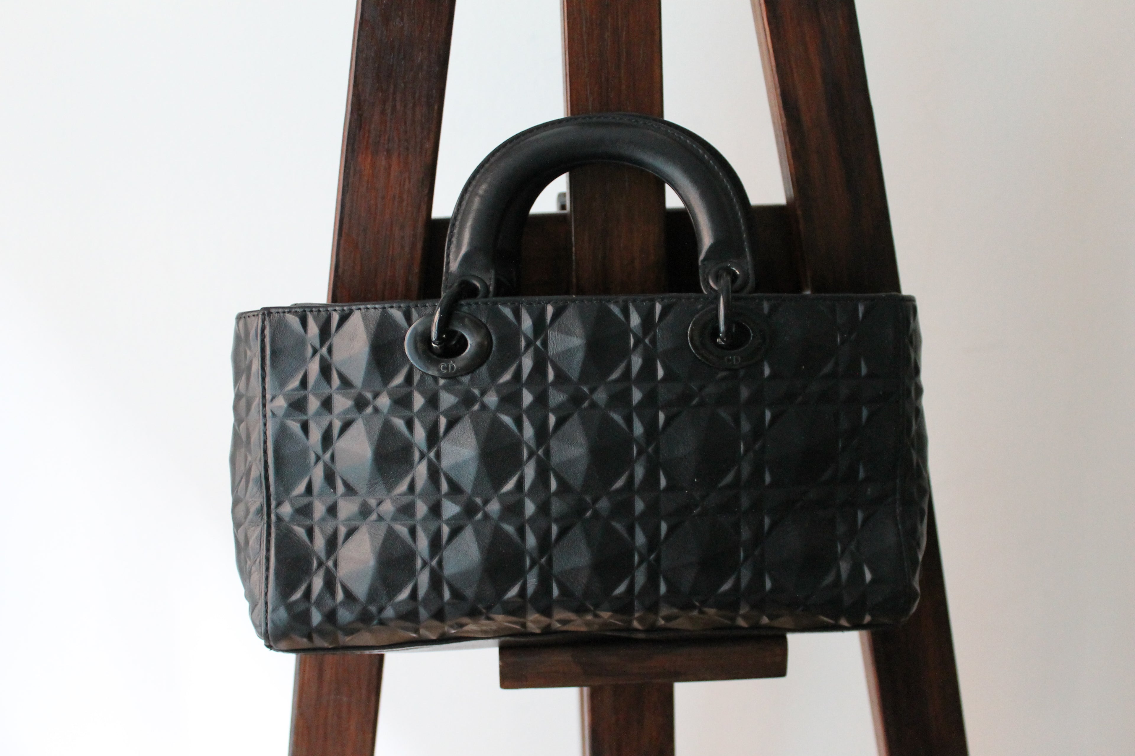 Christian Dior sac “Lady D-Joy” en cuir de veau mat cannage Diamond