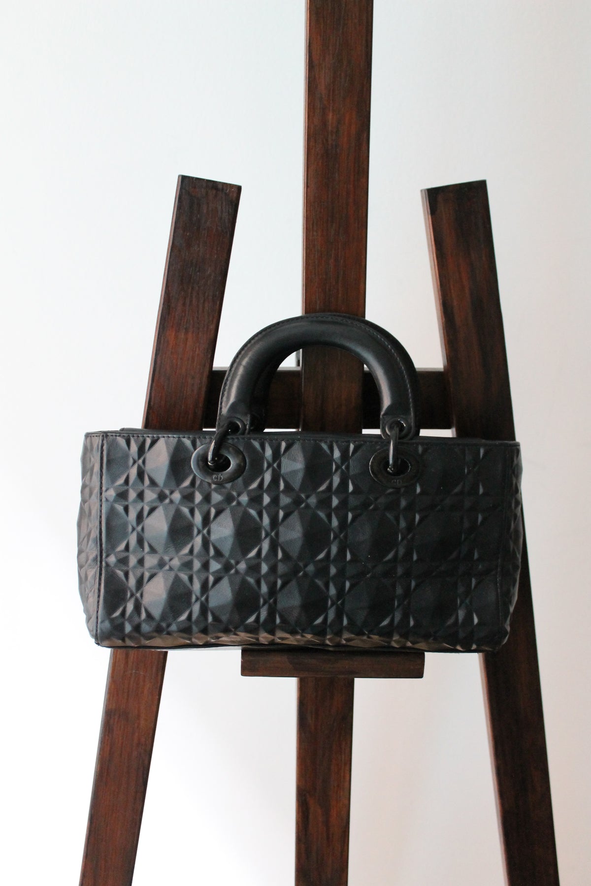 Christian Dior sac “Lady D-Joy” en cuir de veau mat cannage Diamond