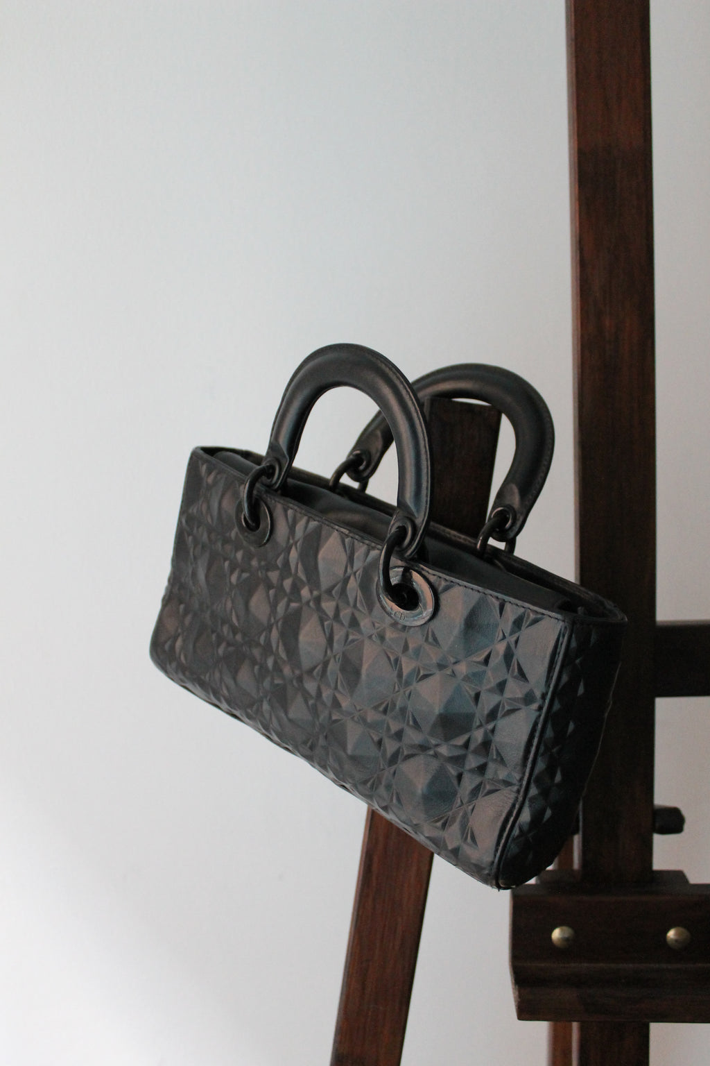 Christian Dior sac “Lady D-Joy” en cuir de veau mat cannage Diamond