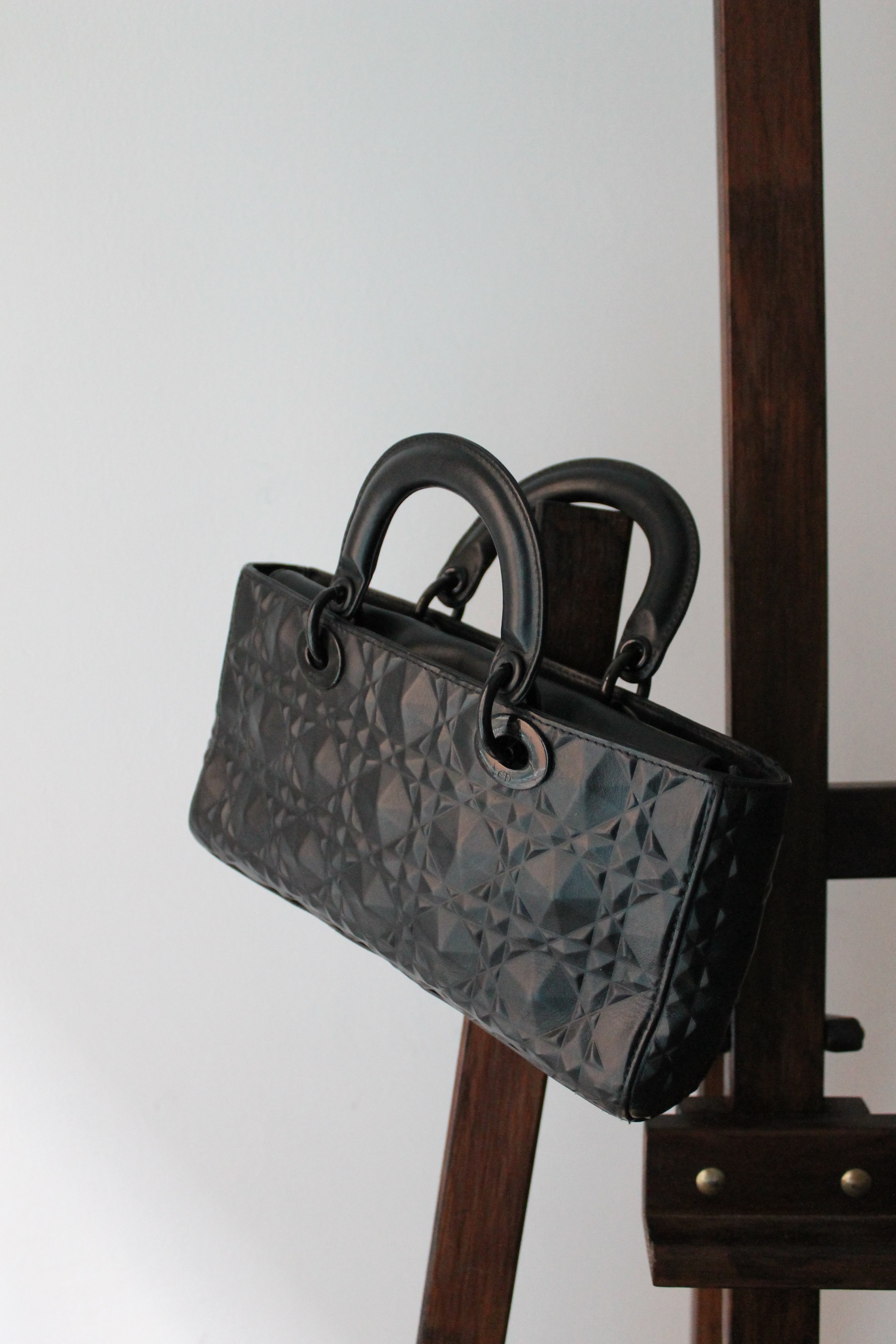 Christian Dior sac “Lady D-Joy” en cuir de veau mat cannage Diamond