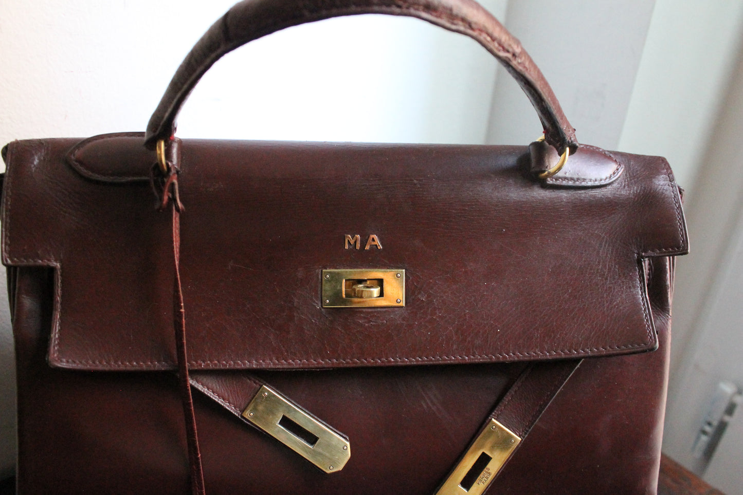 Hermès Paris sac Kelly 32 en cuir box bordeaux vintage