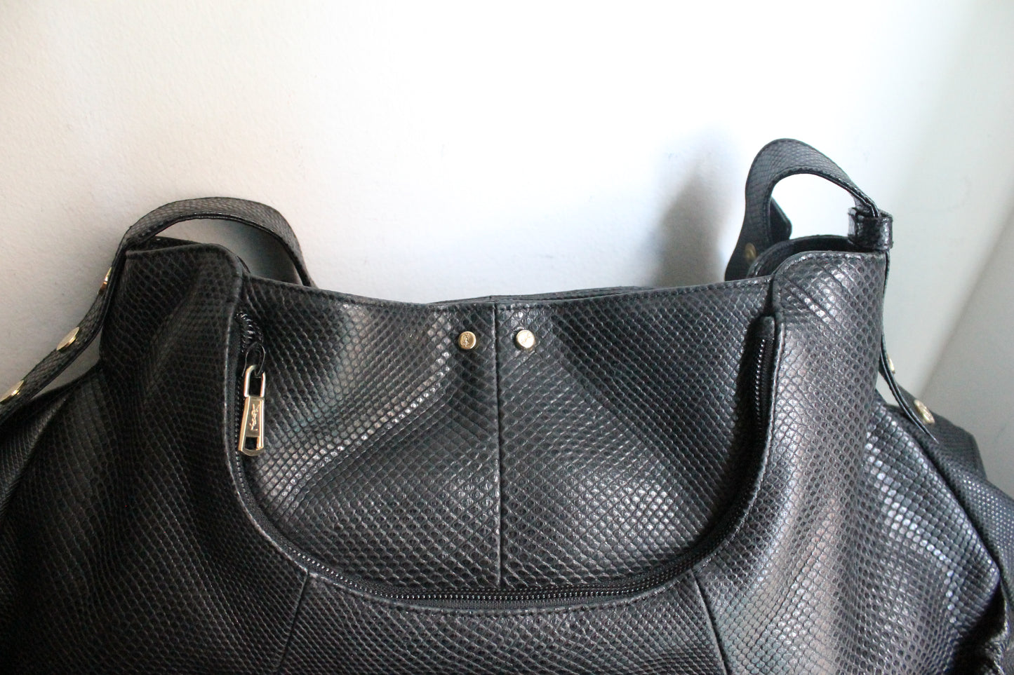 Yves Saint Laurent sac à main modèle Mombasa en cuir de lézard noir