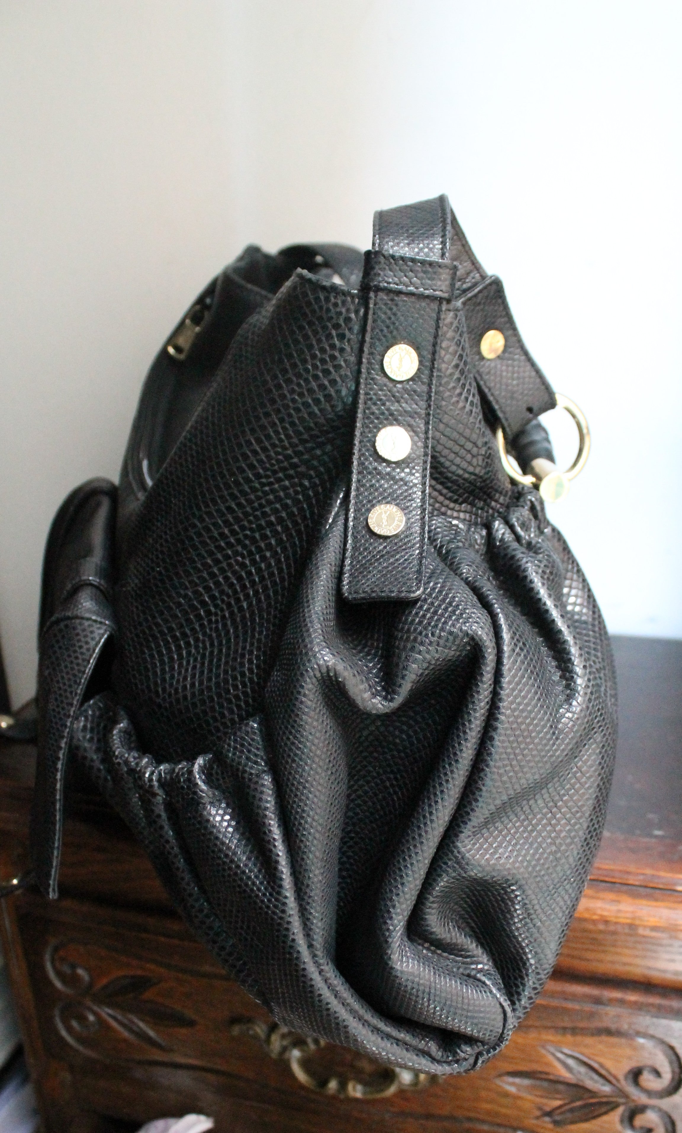 Yves Saint Laurent sac à main modèle Mombasa en cuir de lézard noir