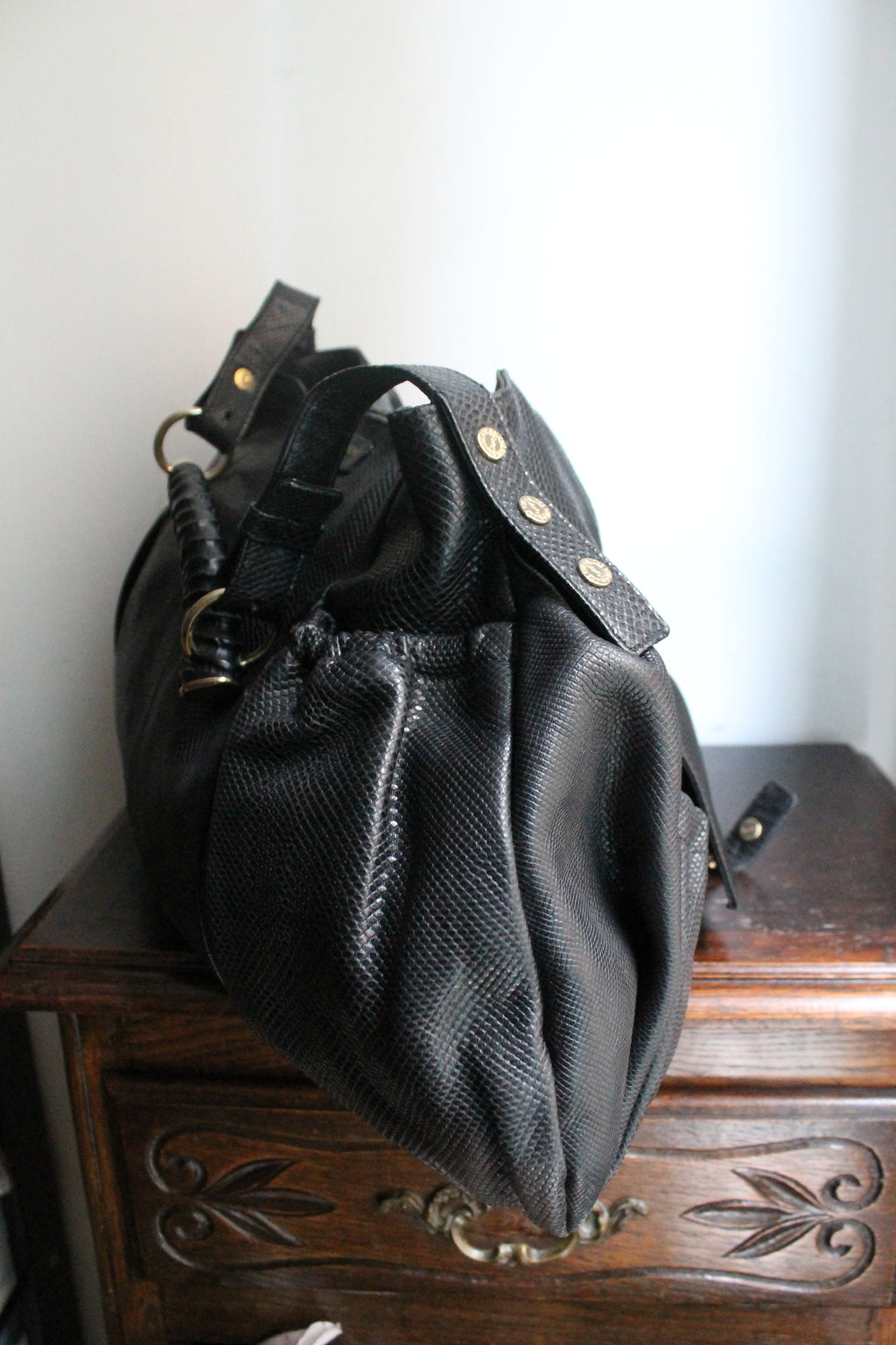 Yves Saint Laurent sac à main modèle Mombasa en cuir de lézard noir