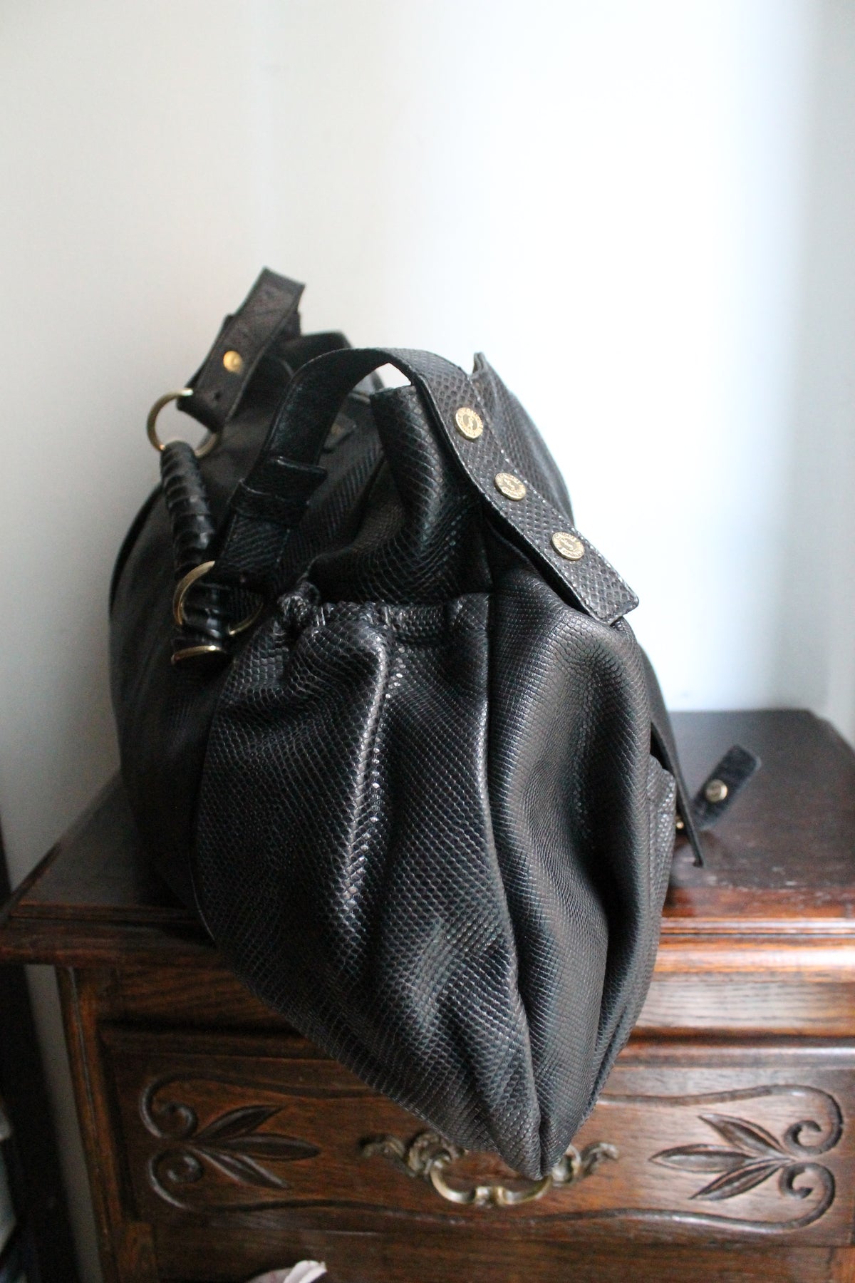 Yves Saint Laurent sac à main modèle Mombasa en cuir de lézard noir