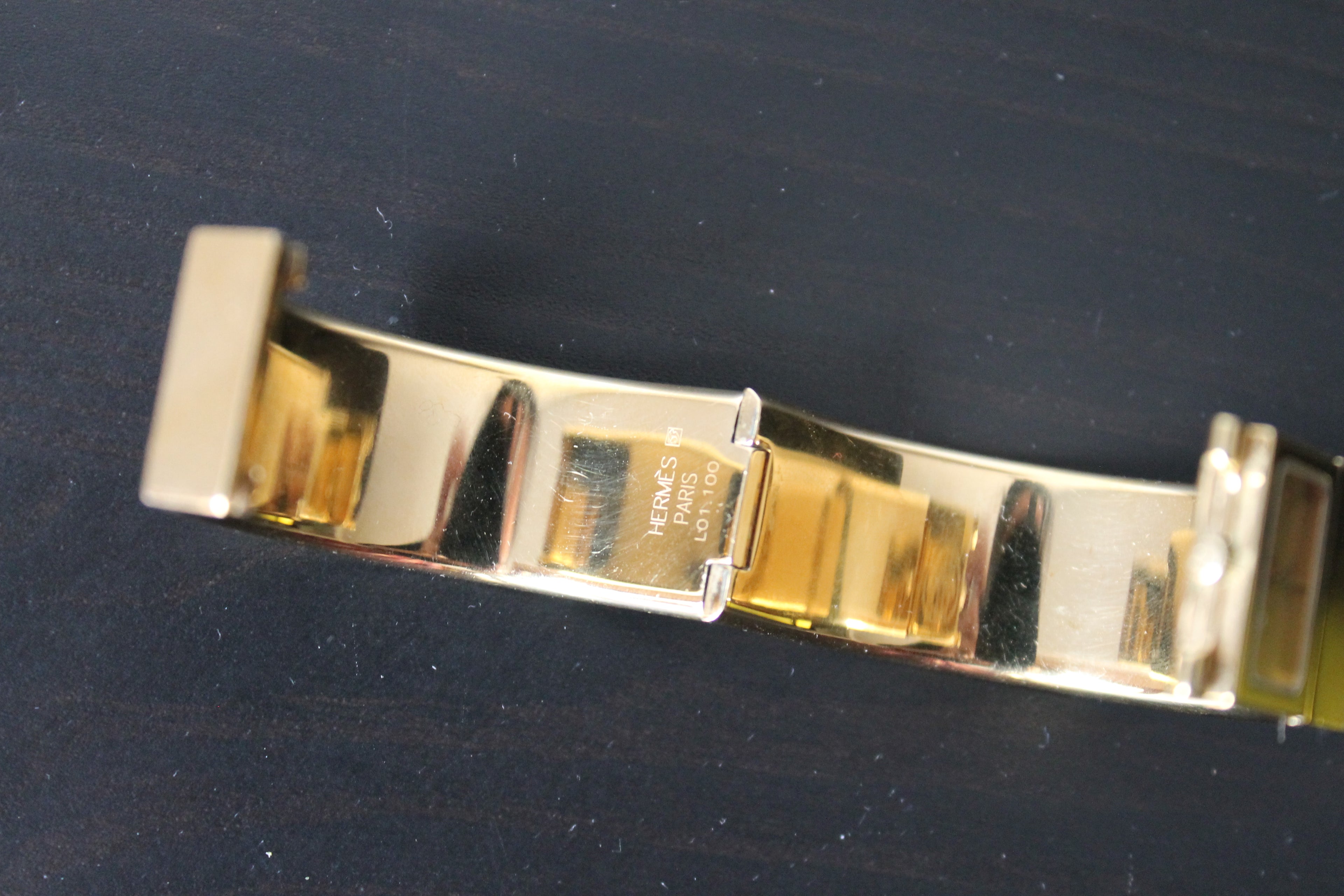 Hermès montre modèle loquet plaqué or
