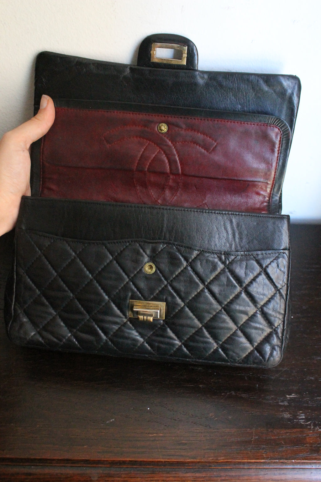 Chanel sac à main modèle "2.55" vintage à double rabat en cuir noir