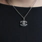 Chanel collier en métal avec pendentif CC blanc