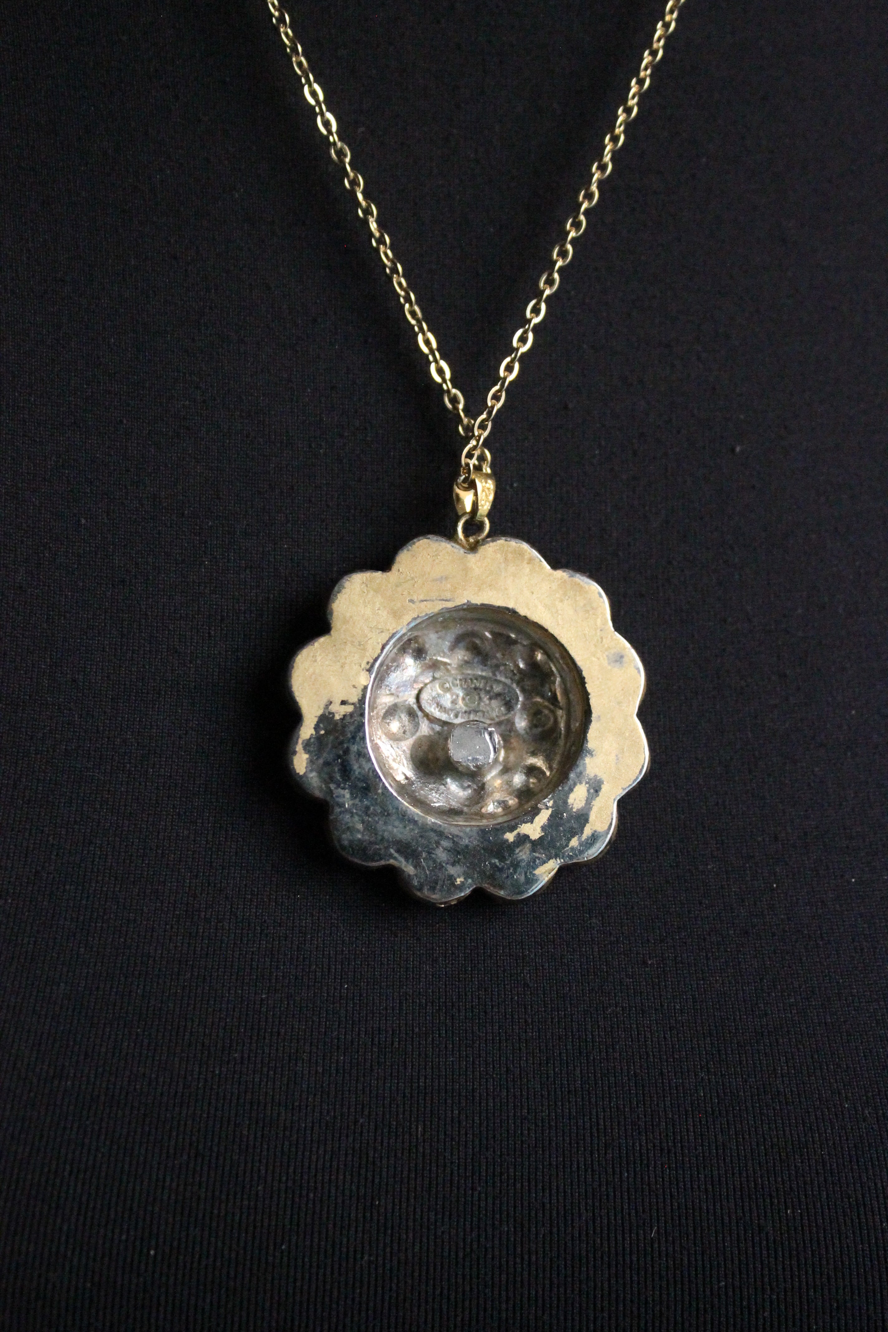 Chanel collier en métal et perles fantaisie