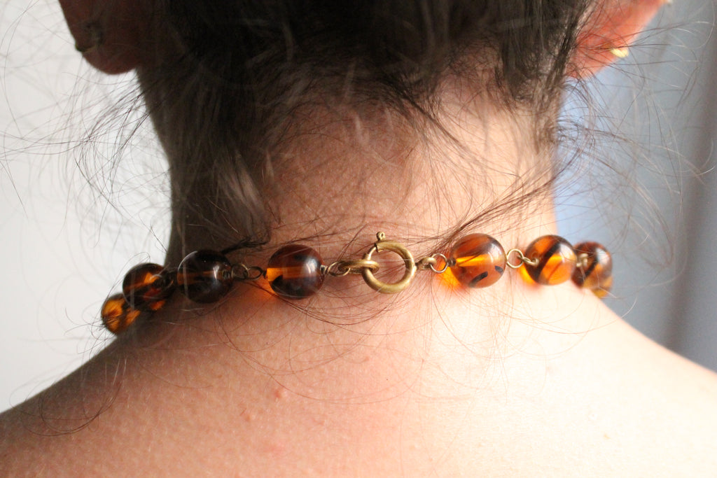 Chanel collier en verre fabrication Gripoix 1985 métal doré trèfle et perles