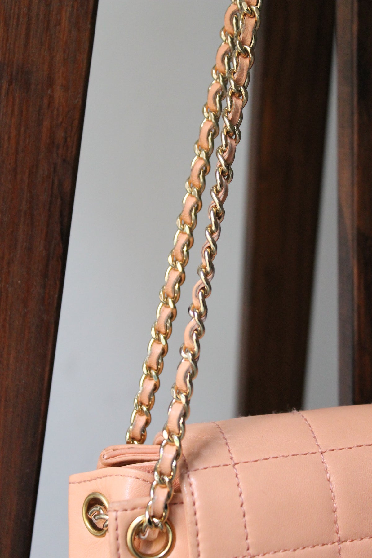 Sac à main Chanel modèle 2.55 en cuir rose collection 2002 - 2003