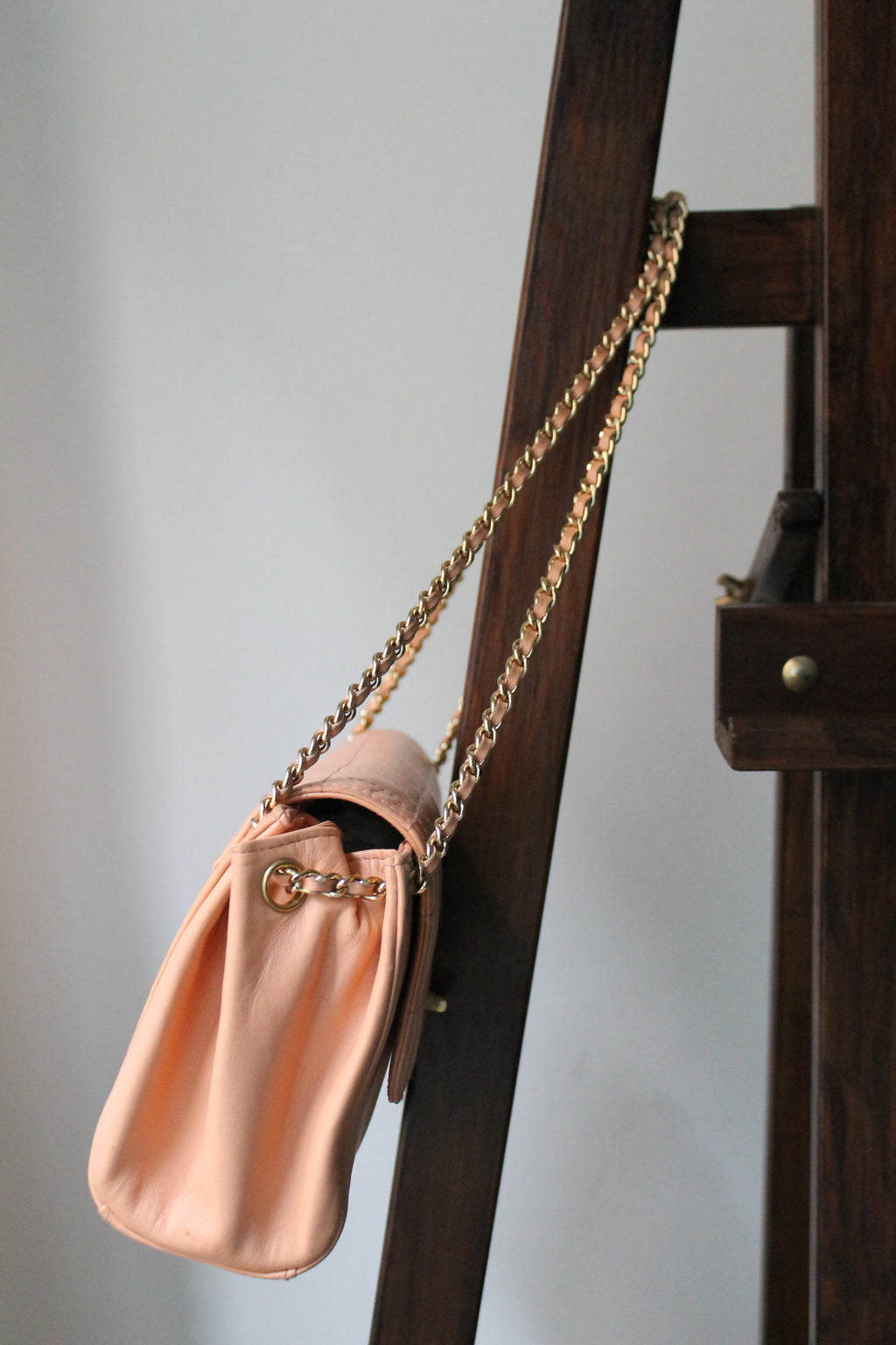 Sac à main Chanel modèle 2.55 en cuir rose collection 2002 - 2003