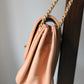 Sac à main Chanel modèle 2.55 en cuir rose collection 2002 - 2003